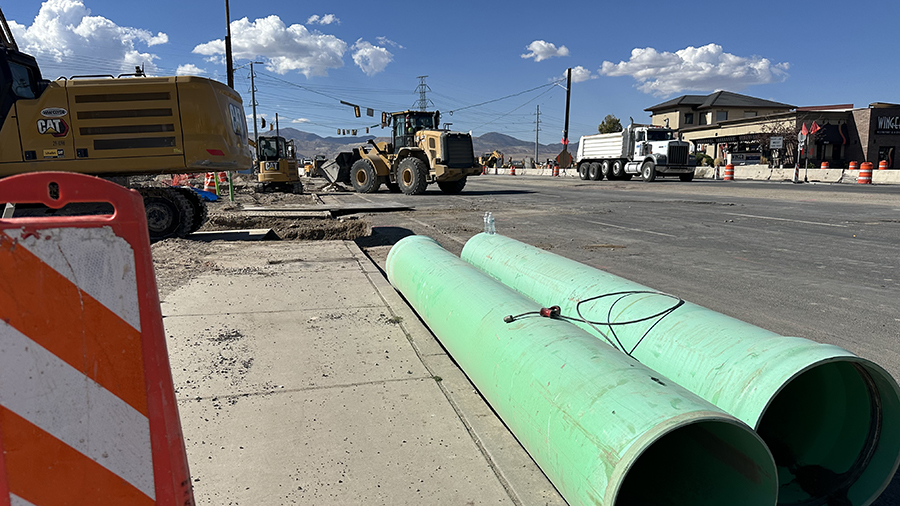 Bangerter Highway closed at 13400 South after construction crews hit gas line