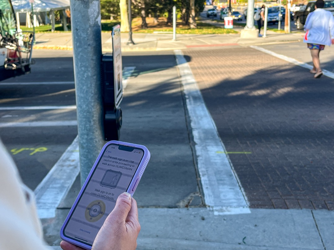 An example of what a crosswalk activation looks like using the PedApp. The app shows the crosswalk is safe to walk while the pedestrian has the right of way.