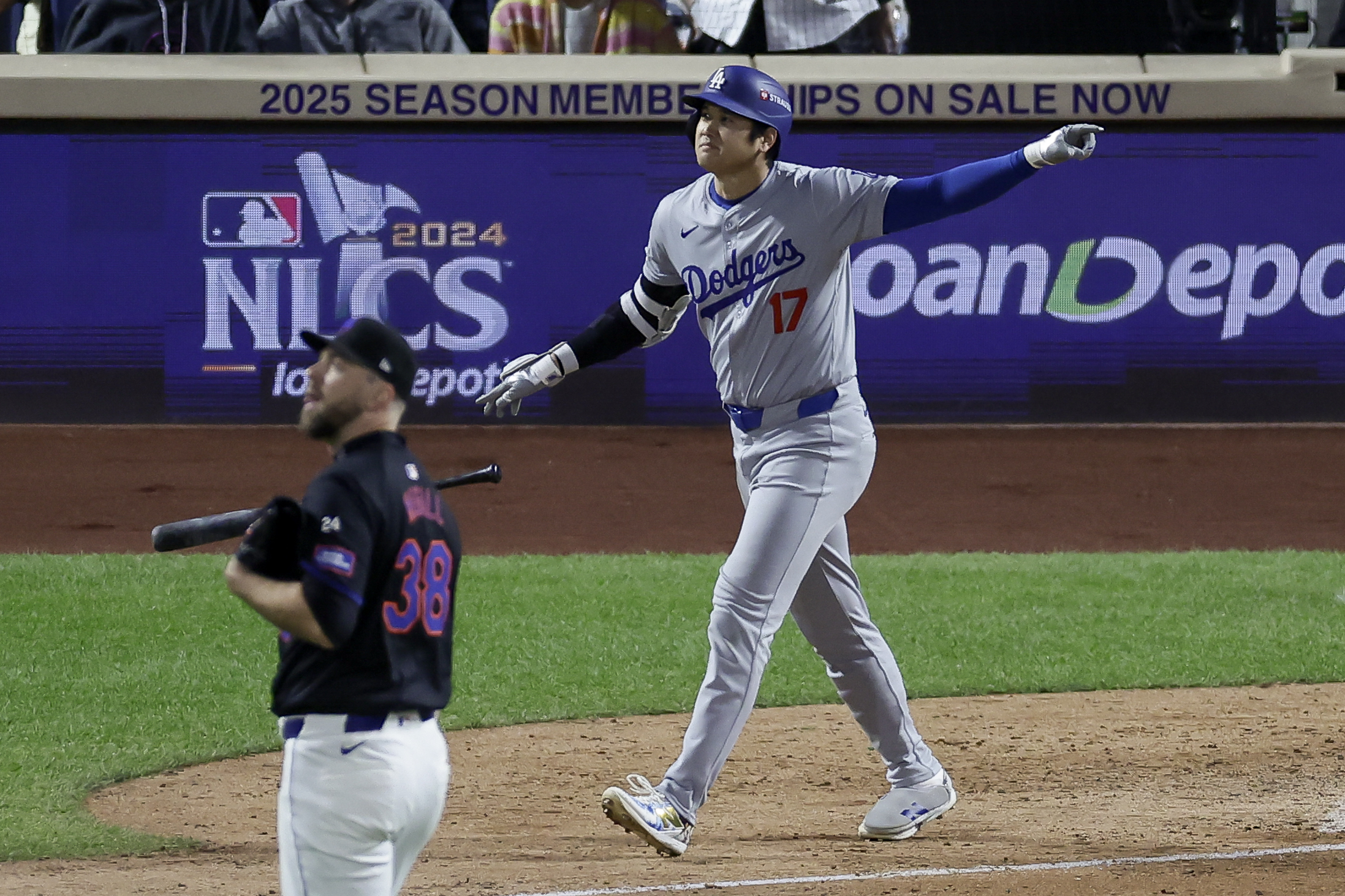 After Severino misplays a pair of comebackers, Mets in need of NLCS comeback against Dodgers