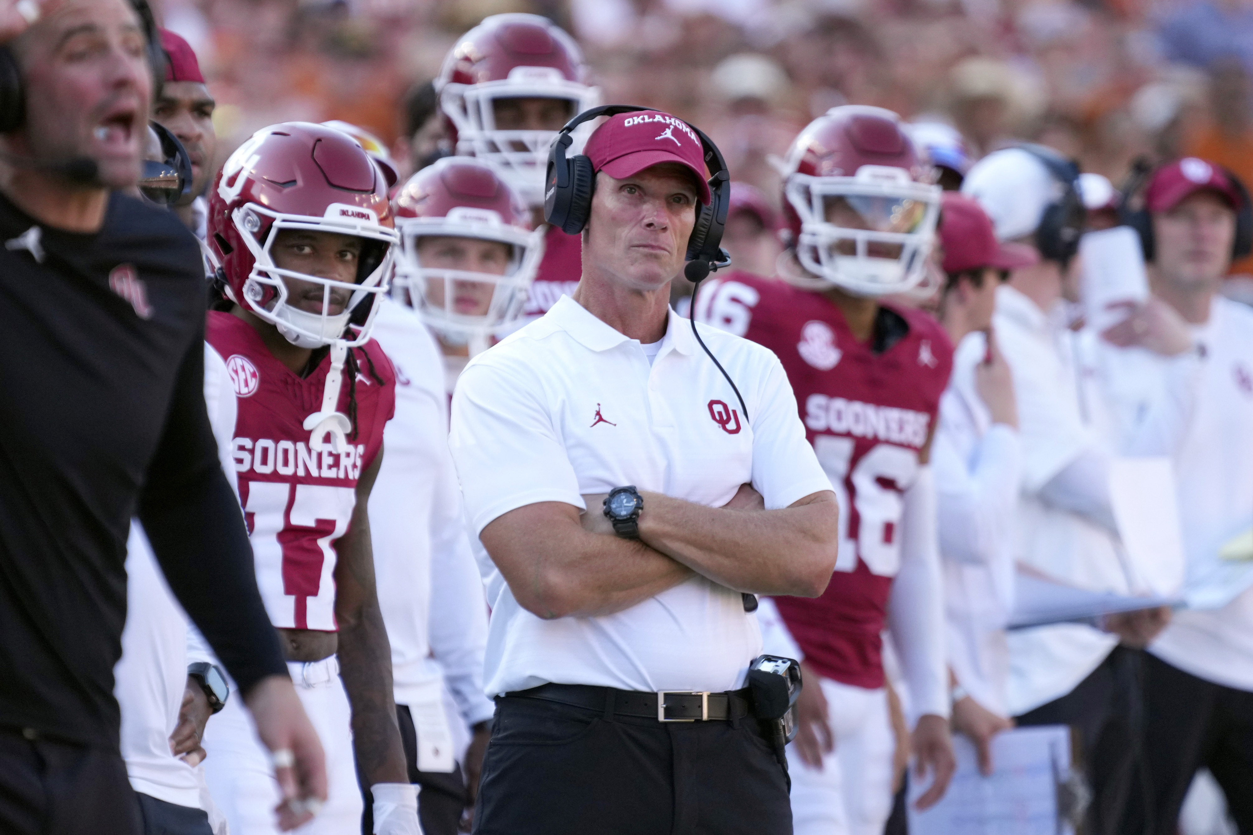 Reeling Oklahoma looks to bounce back from Texas loss at home against dangerous South Carolina