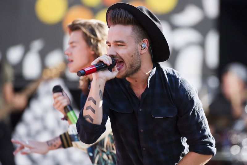 One Direction members, from right, Liam Payne and Harry Styles perform on ABC's "Good Morning America" Aug. 4, 2015, in New York.