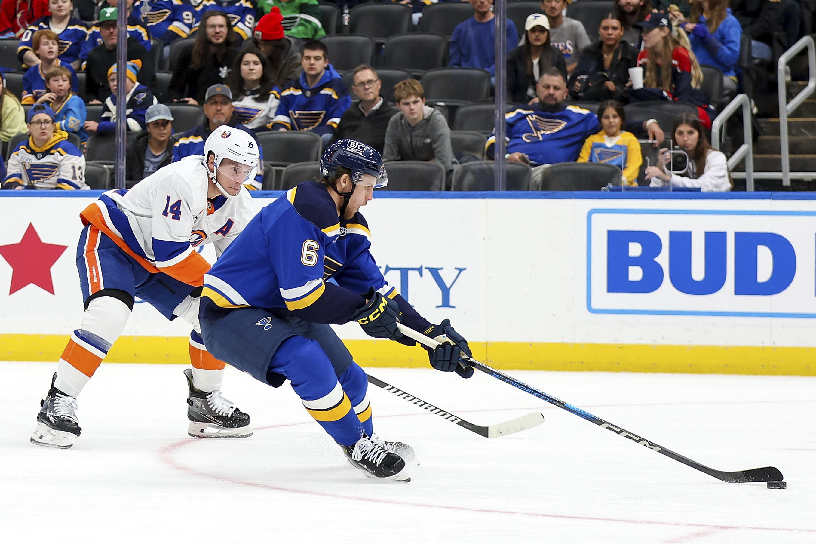 Hofer makes 34 saves, assists on Neighbours' OT goal in Blues' 1-0 victory over Islanders