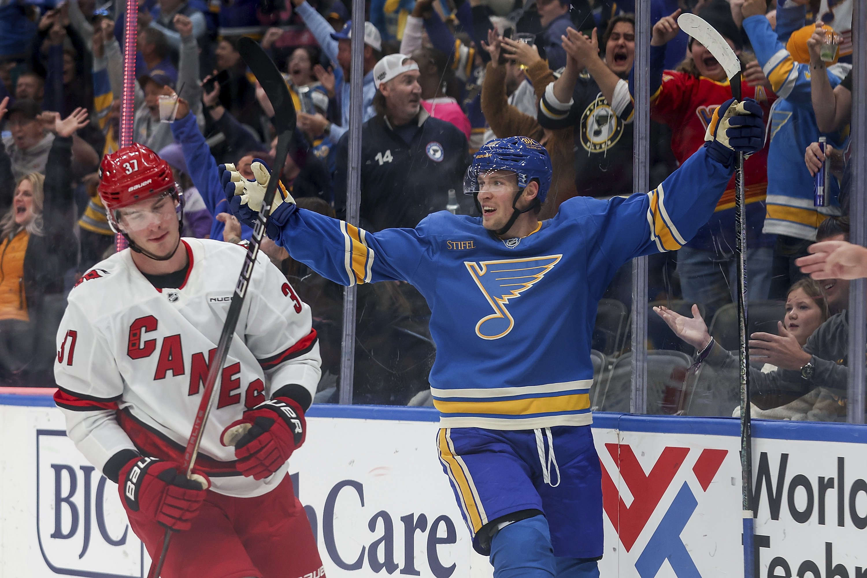 Kapanen scores in 3rd period as the Blues beat the Hurricanes 4-3