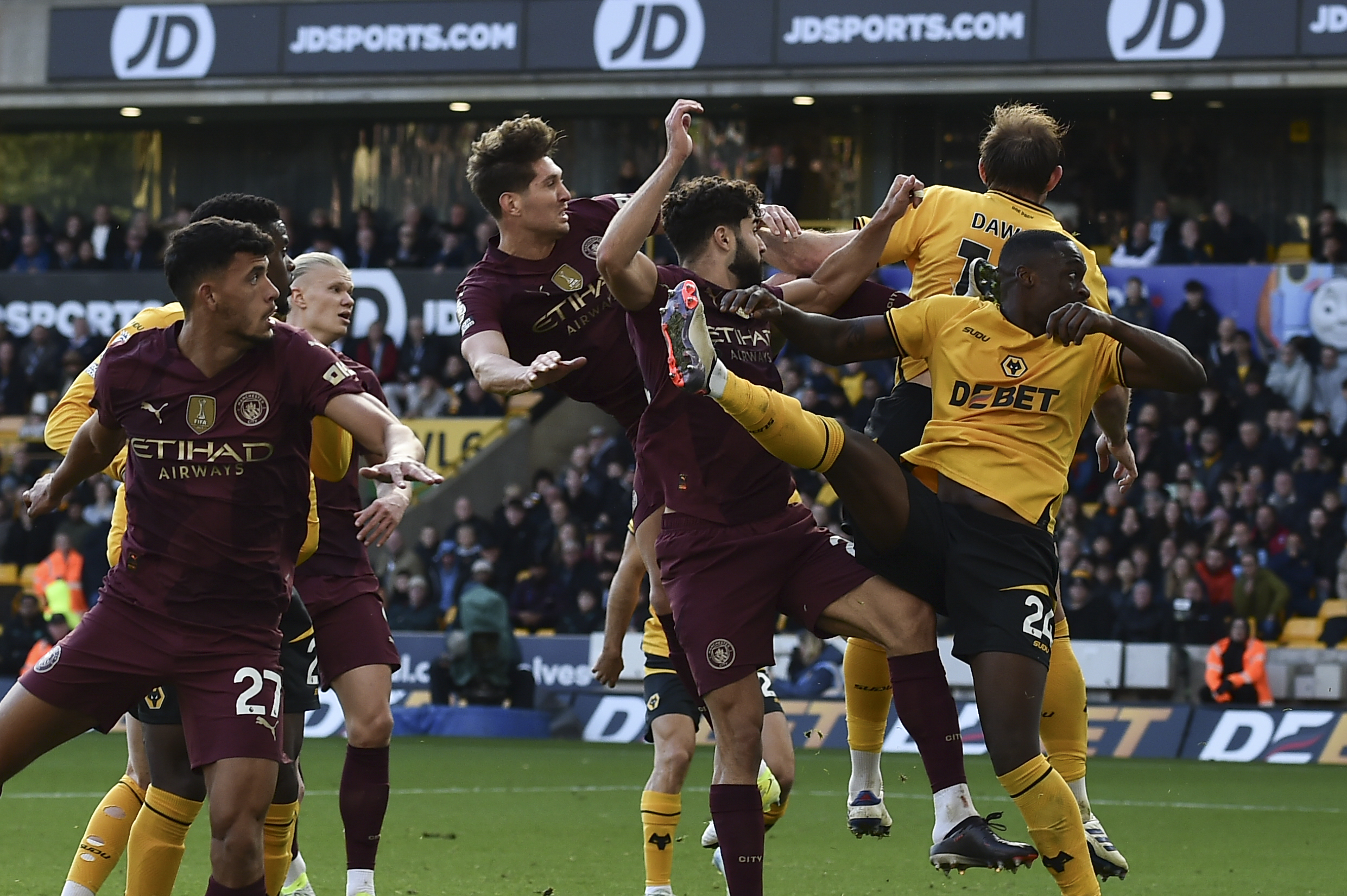 Slot hails 'hardest' win as Liverpool stays above Man City by beating Chelsea 2-1 in Premier League