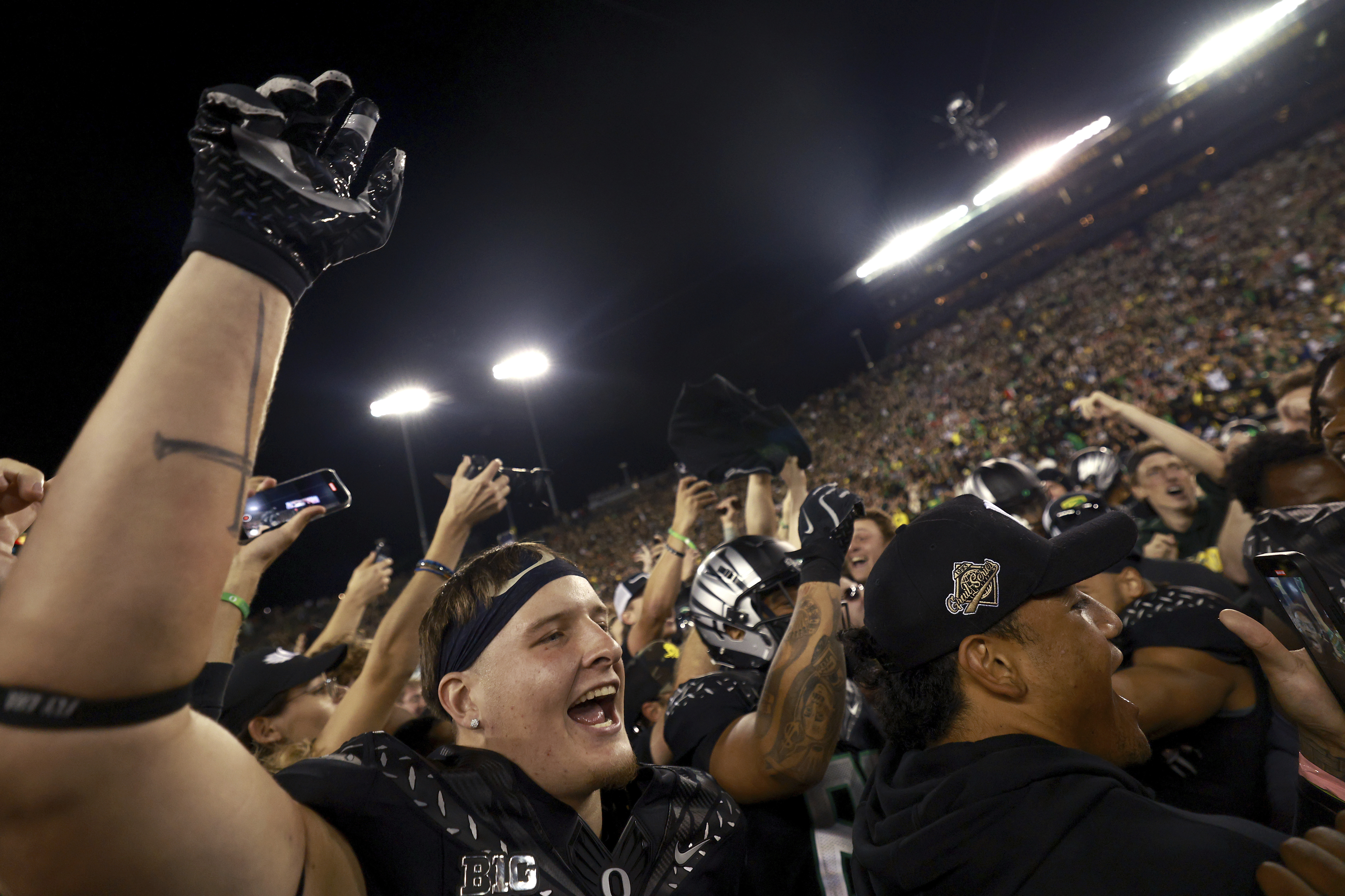 AP Top 25 Extra Points: As 4th team to reach No. 1 this season, Oregon's rise is sign of the times