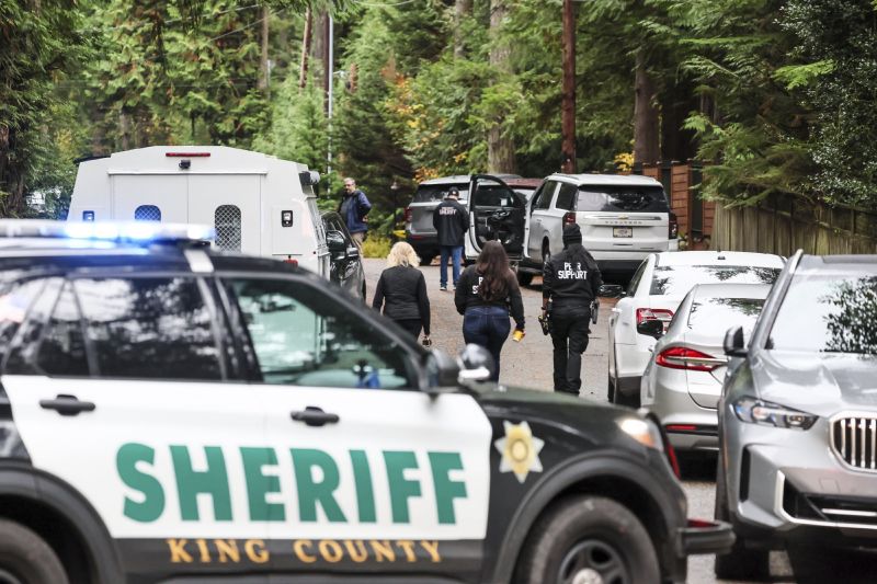 Teen in custody after 5 found dead in shooting at home in Washington state, police say