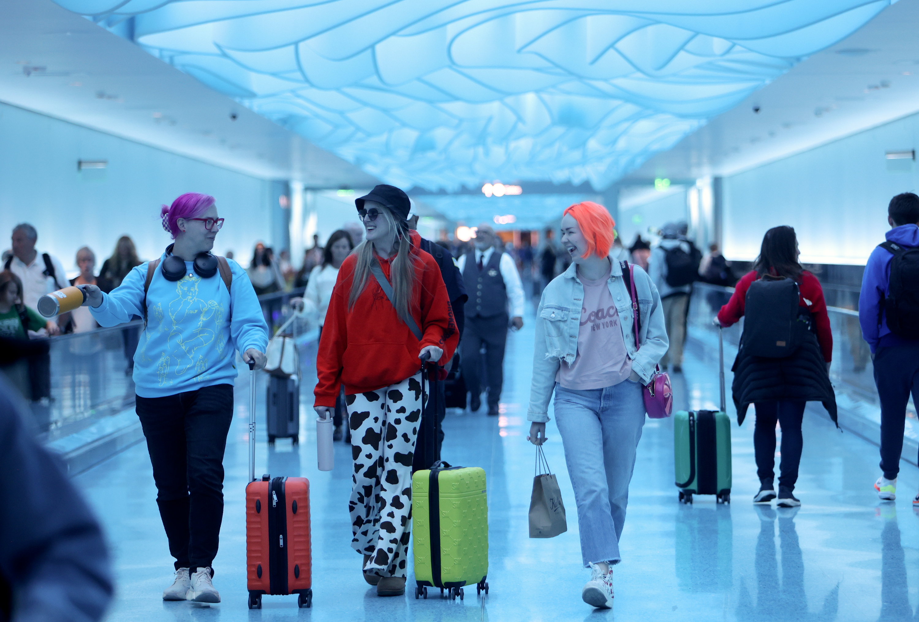 'I'm really liking it': Travelers react to Salt Lake airport's new 'river tunnel,' Concourse B gates