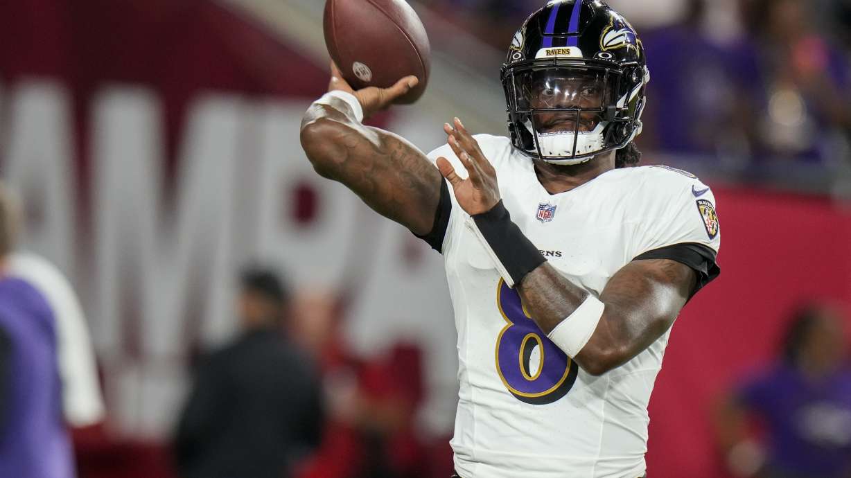 Baltimore Ravens quarterback Lamar Jackson (8) warms up before an NFL football game against the Tampa Bay Buccaneers, Monday, Oct. 21, 2024, in Tampa, Fla.