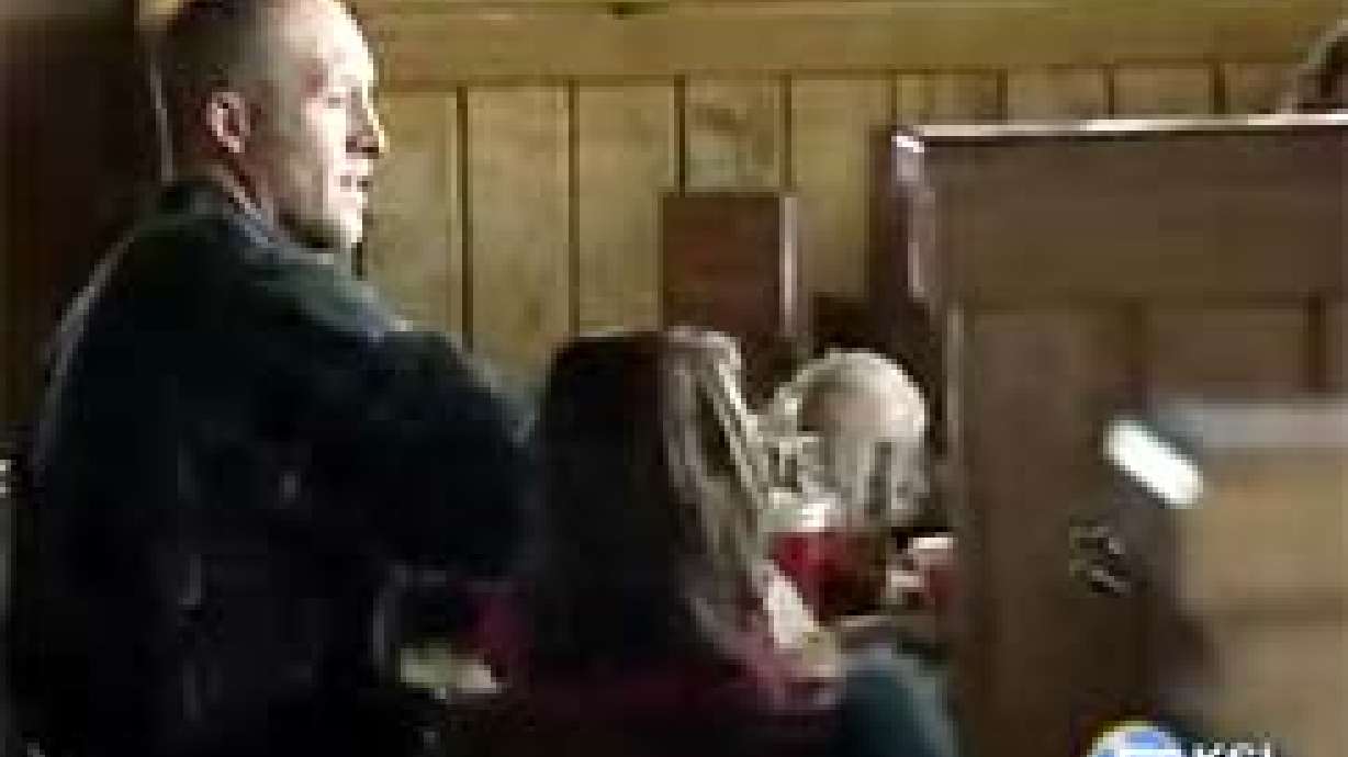 Restaurant provides 'welcome home' meal for troops