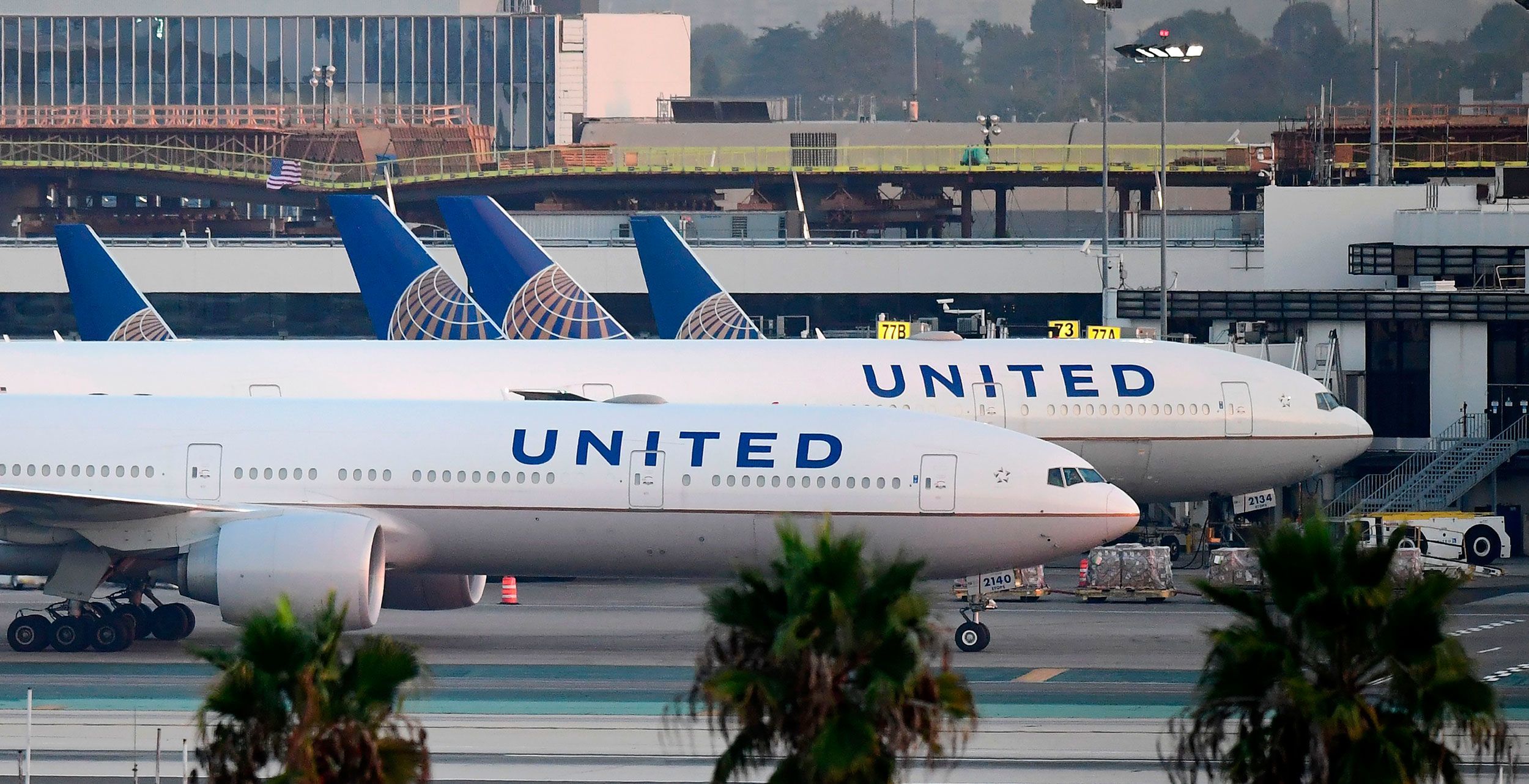 Airlines in the United States are now required to give passengers cash refunds if their flight is significantly delayed or canceled, even if that person does not explicitly ask for a refund.