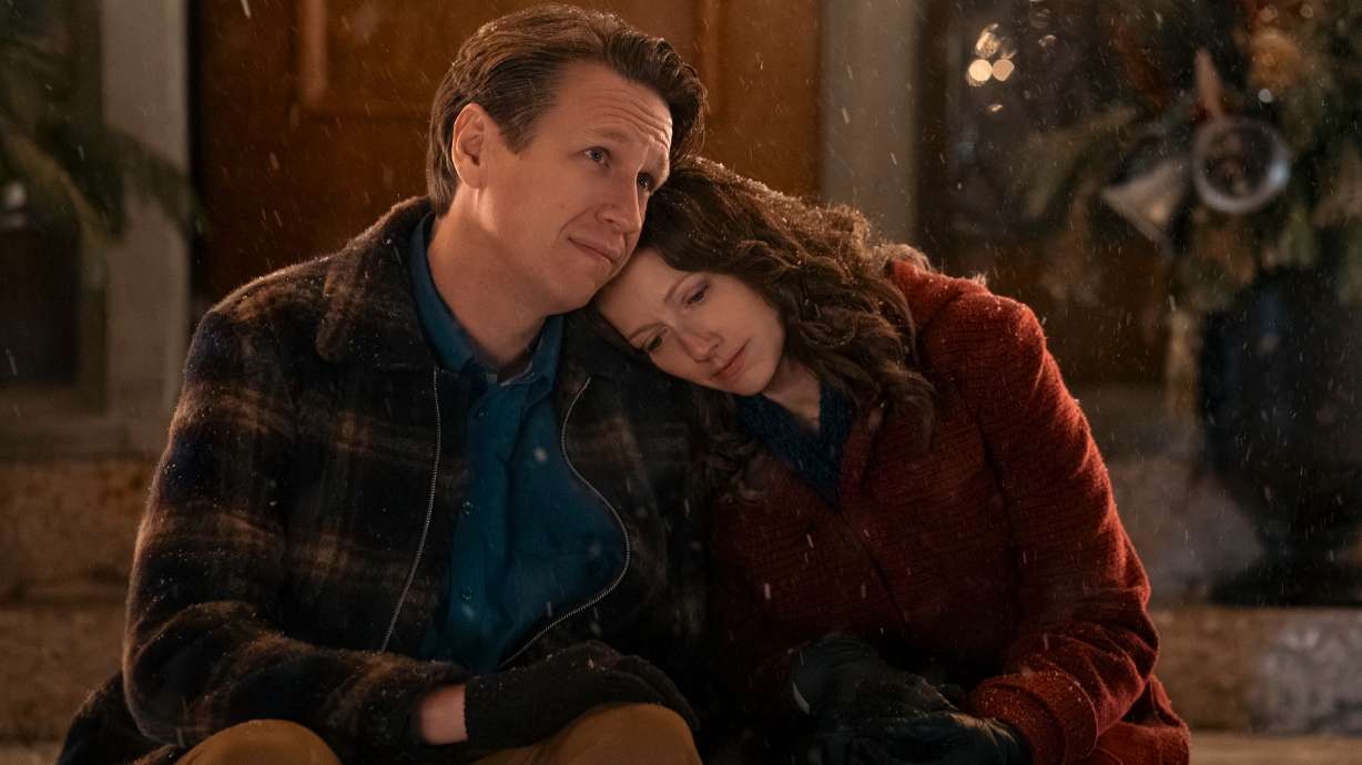 Pete Holmes as Bob and Judy Greer as Grace in "The Best Christmas Pageant Ever."