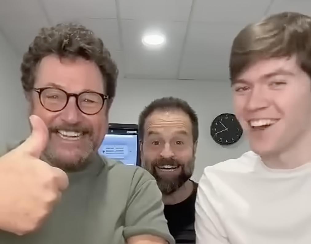 Actors in a world tour of "Les Miserables" cast are having some fun switching out the tunes behind the musical's famous lyrics.