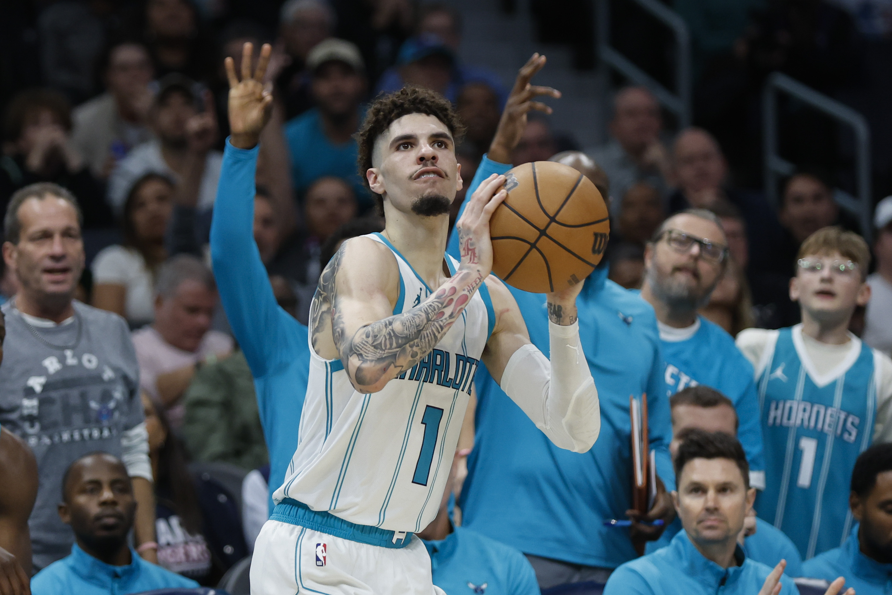 LaMelo Ball gets spooked by mechanical clown on Halloween, responds by knocking its head off