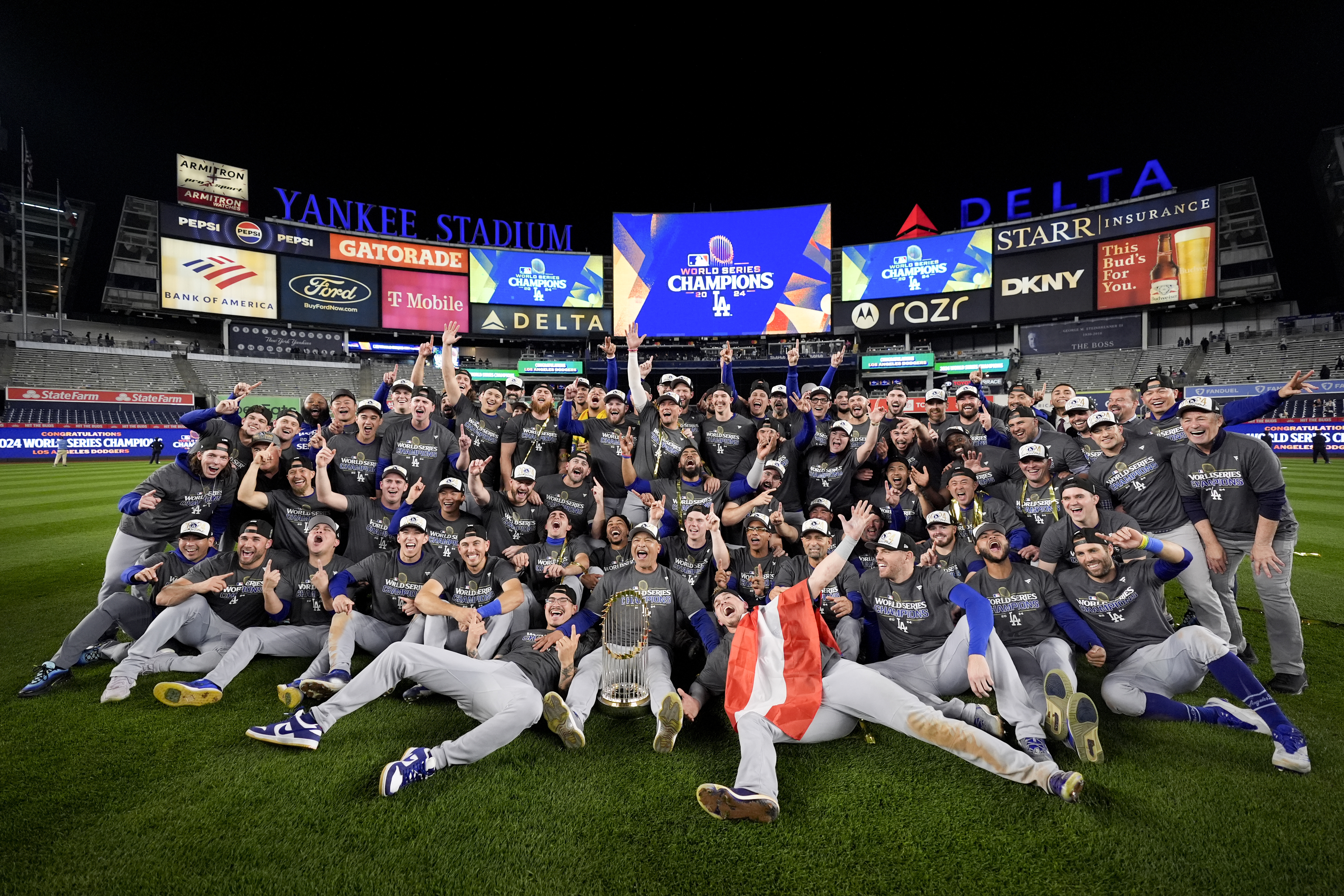 Shohei Ohtani Brings His Dog And Addresses Crowd In English As Dodgers shohei-ohtani-brings-his-dog-and-addresses-crowd-in-english-as-dodgers