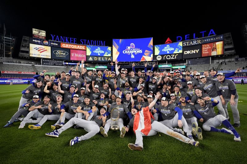 Shohei Ohtani brings his dog and addresses crowd in English as Dodgers celebrate World Series title | KSL.com