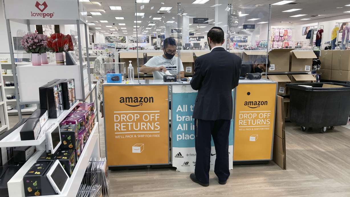 It's one of the most under-publicized policies of some of the biggest U.S. retailers: Sometimes they give customers full refunds and let them keep unwanted items too.