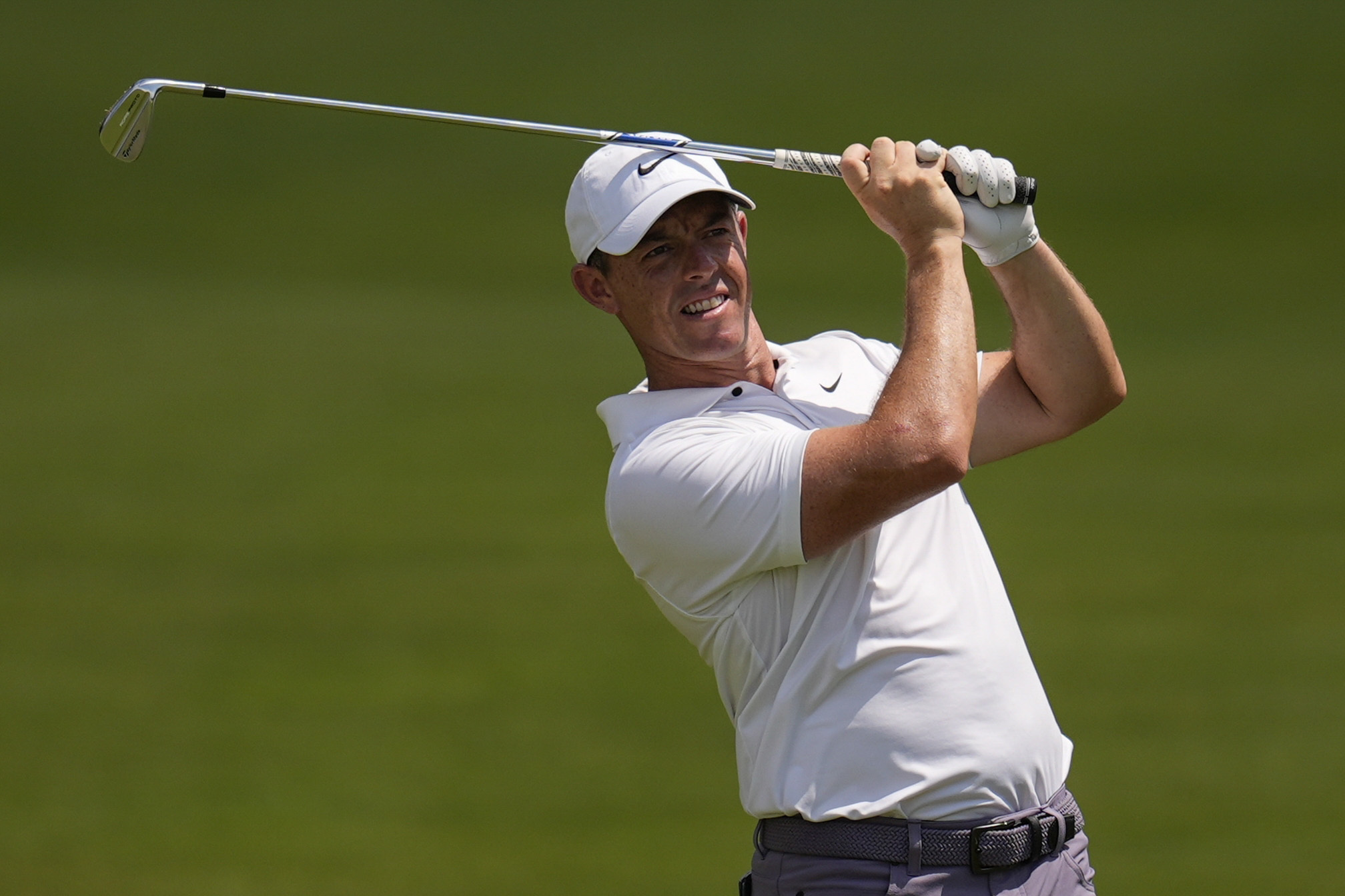 McIlroy looks to clinch Race to Dubai title with new swing after 3 weeks shut away in a studio