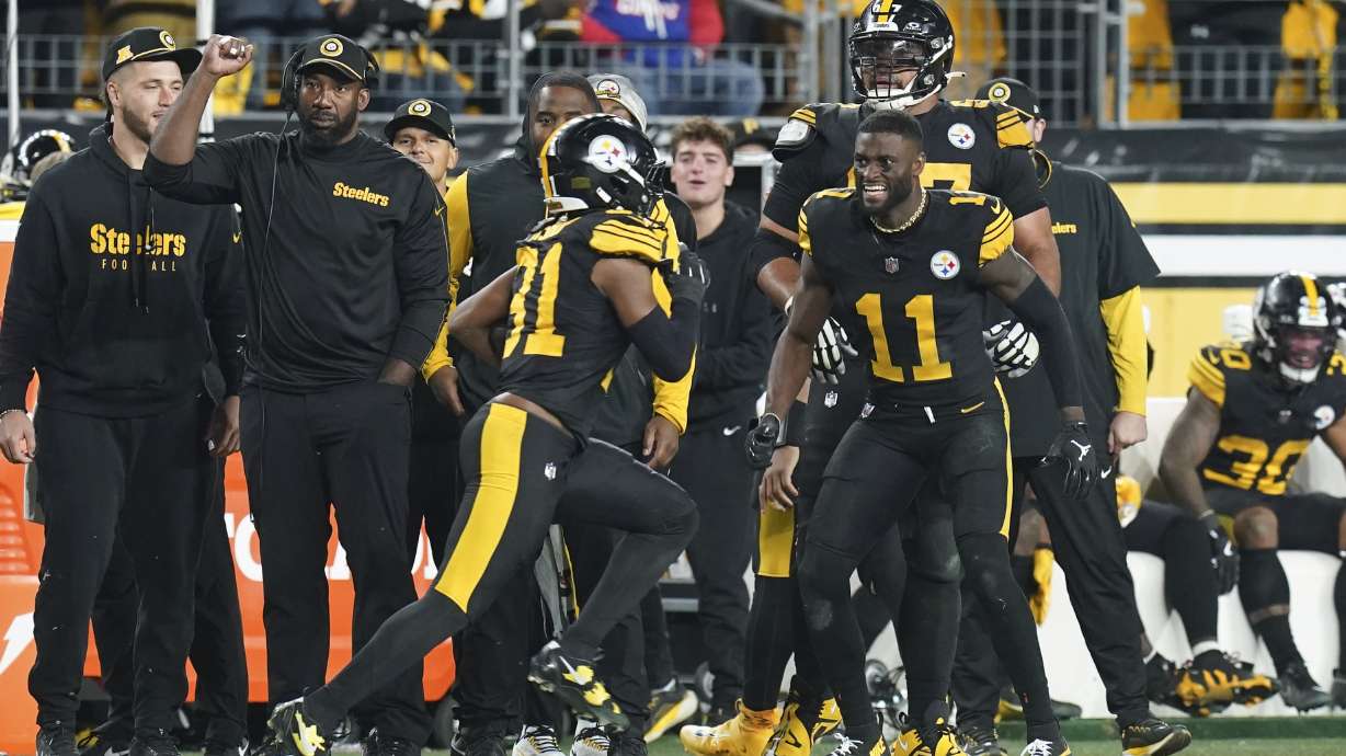 Pittsburgh Steelers cornerback Beanie Bishop Jr. (31) runs back with an intercepted pass during the second half of an NFL football game against the New York Giants, Monday, Oct. 28, 2024, in Pittsburgh.