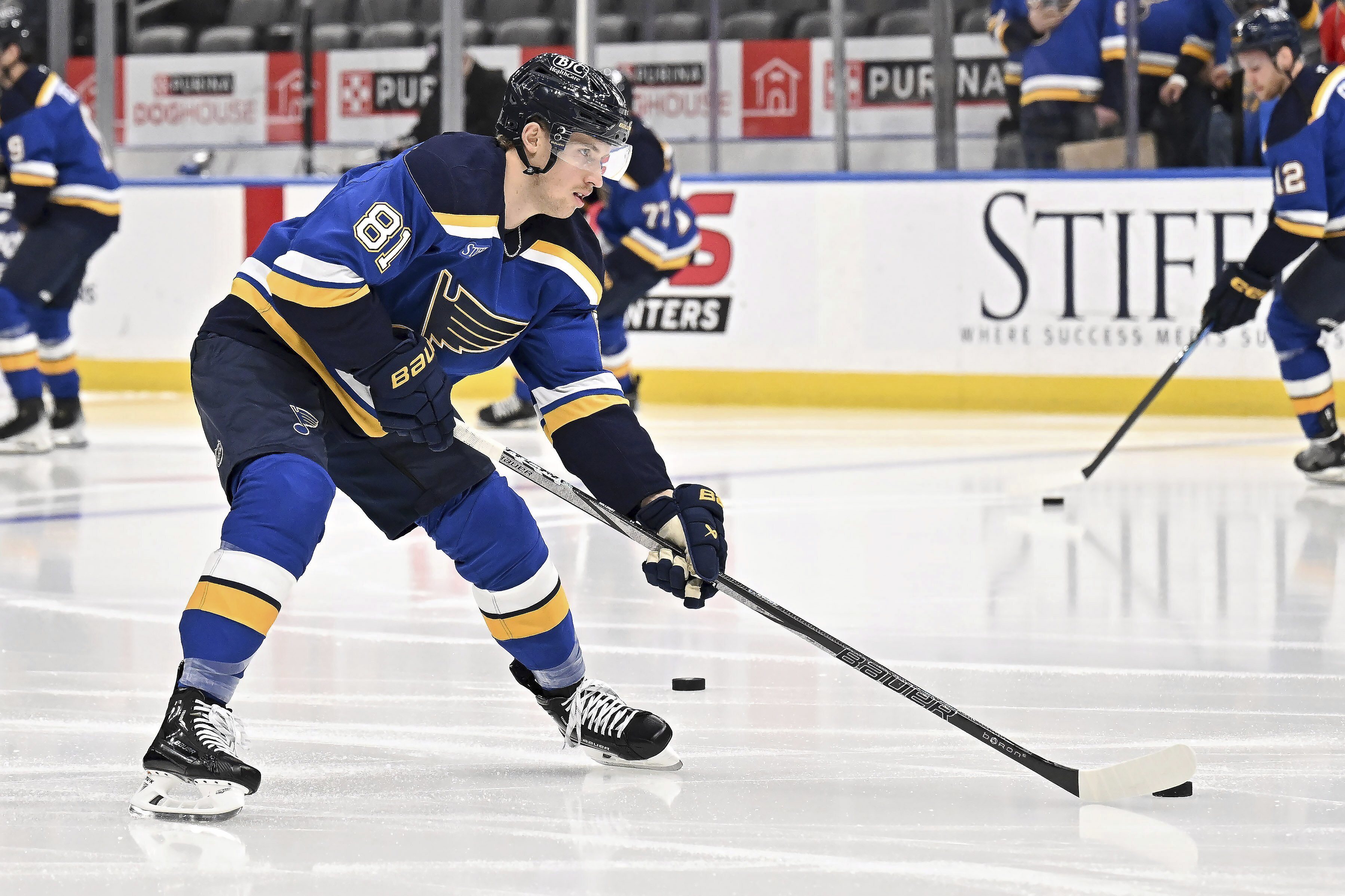 Dylan Holloway returns to Blues' lineup against Utah after taking puck to the neck