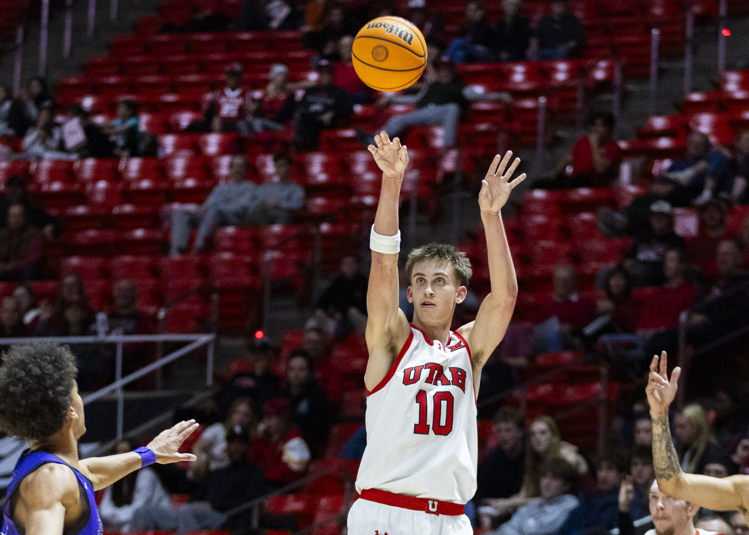 Runnin' Utes down Eastern Washington in narrow 88-80 win