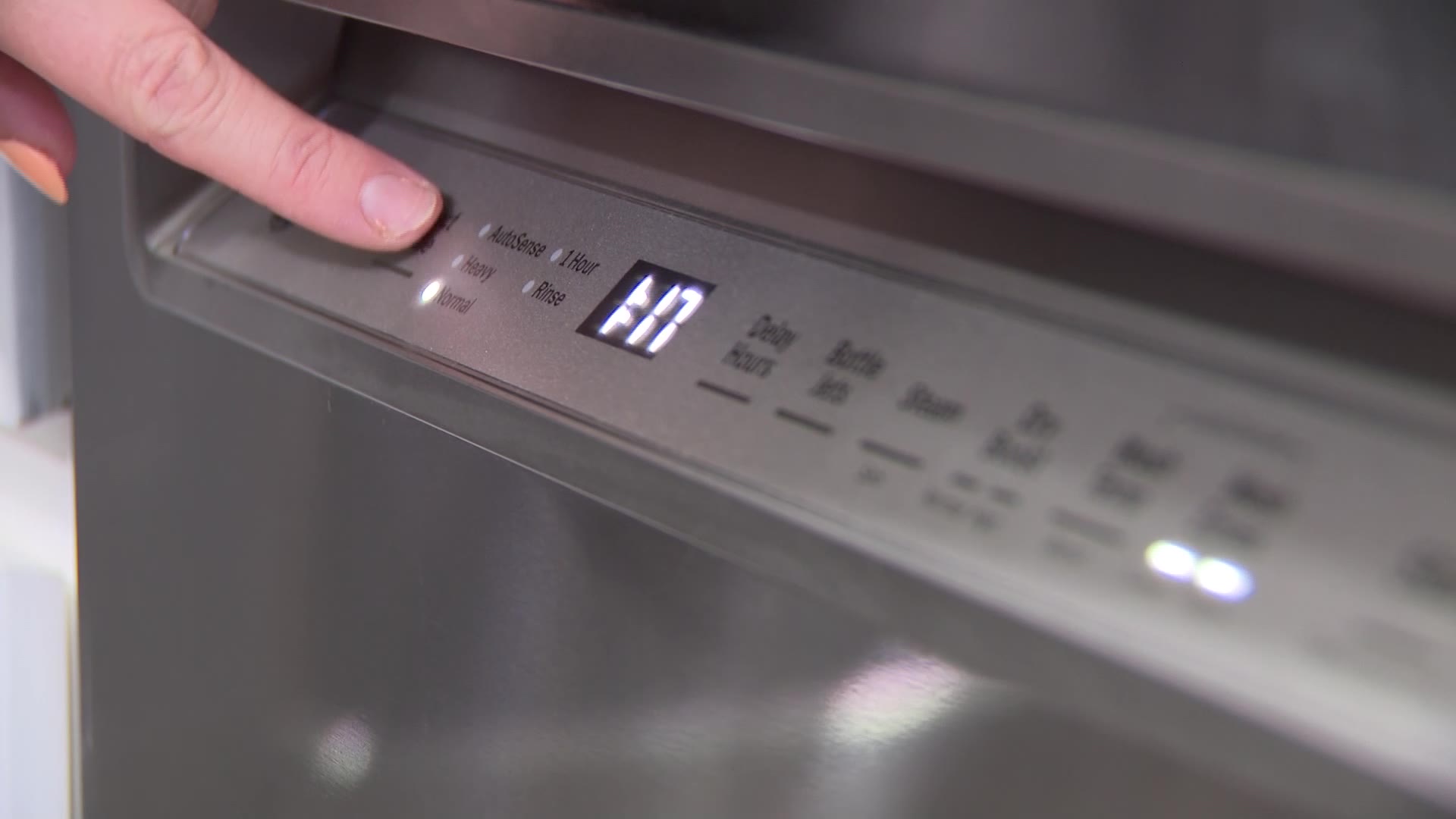 Andee Otuafi is hand washing a lot more dishes than she thought she would after buying a new GE dishwasher. She says just two months after she purchased the appliance, it stopped working.