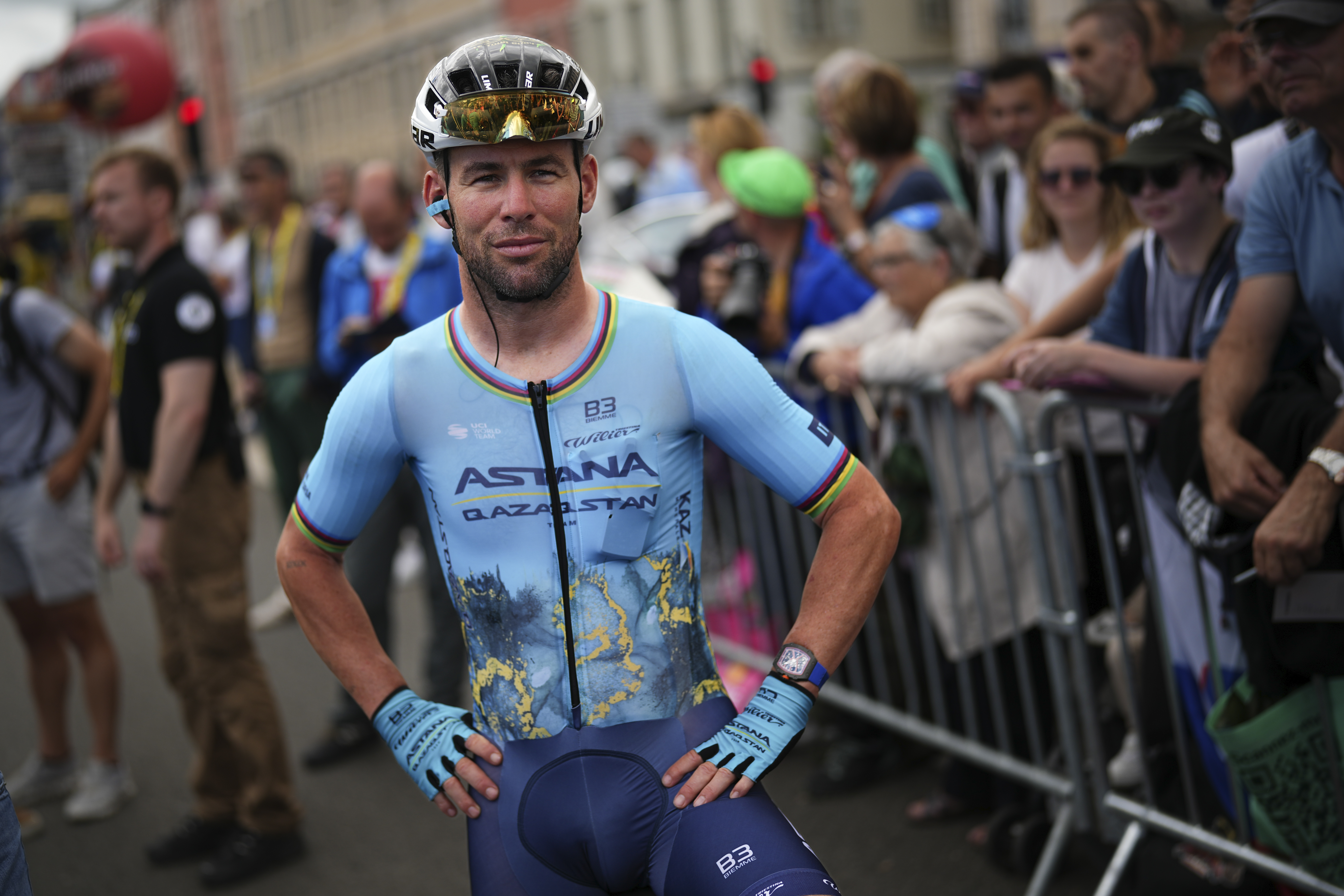 FILE - Britain's sprinter Mark Cavendish, all-time record 35 Tour de France stage winner, waits for the start of the sixth stage of the Tour de France cycling race over 163.5 kilometers (101.6 miles) with start in Macon and finish in Dijon, France, Thursday, July 4, 2024.