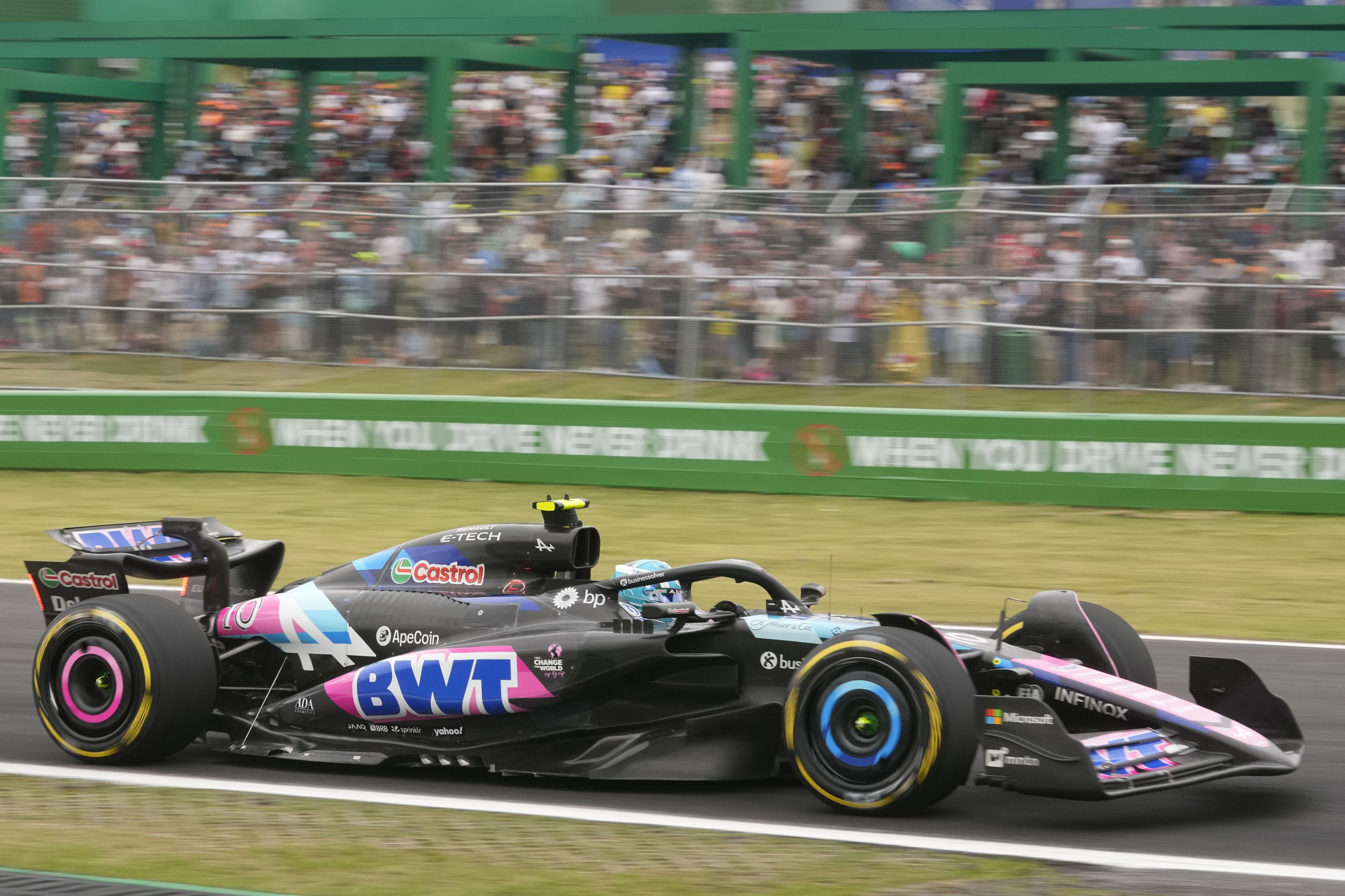 Alpine driver Pierre Gasly, of France, steers his car during the sprint qualifying session, ahead of the Brazilian Formula One Grand Prix auto race at the Interlagos racetrack, in Sao Paulo, Brazil, Friday, Nov. 1, 2024.