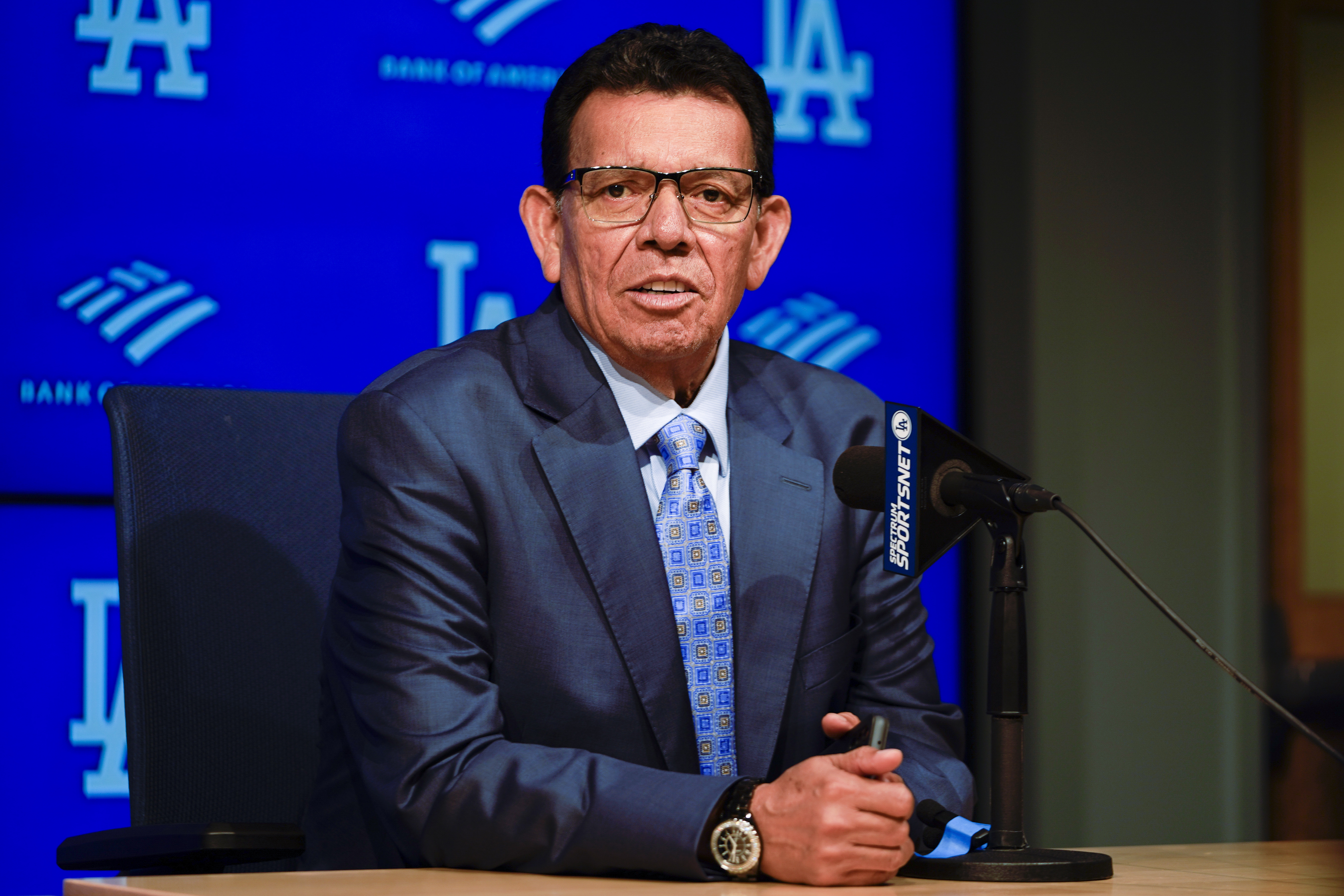 FILE - Former Los Angeles Dodgers pitcher Fernando Valenzuela speaks during a news conference ahead of his jersey retirement ceremony at a baseball game between the Dodgers and the Colorado Rockies, Aug. 11, 2023, in Los Angeles. Fernando Valenzuela, the Mexican-born phenom for the Los Angeles Dodgers who inspired “Fernandomania” while winning the NL Cy Young Award and Rookie of the Year in 1981, has died Tuesday, Oct. 22, 2024.