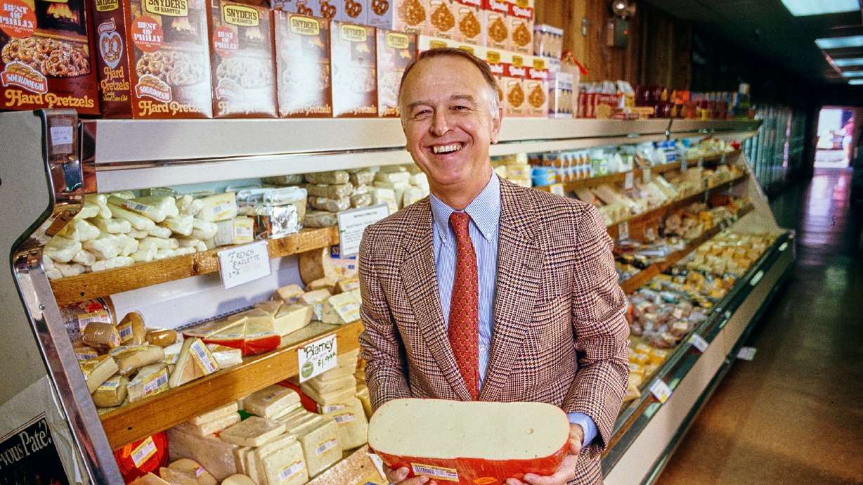 Trader Joe's founder Joe Coulombe at a store in Huntington Beach, California, in 1986.