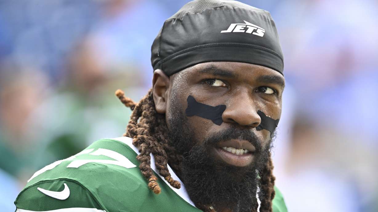 FILE - New York Jets linebacker C.J. Mosley (57) during an NFL football game against the Tennessee Titans, Sept. 15, 2024, in Nashville, Tenn.