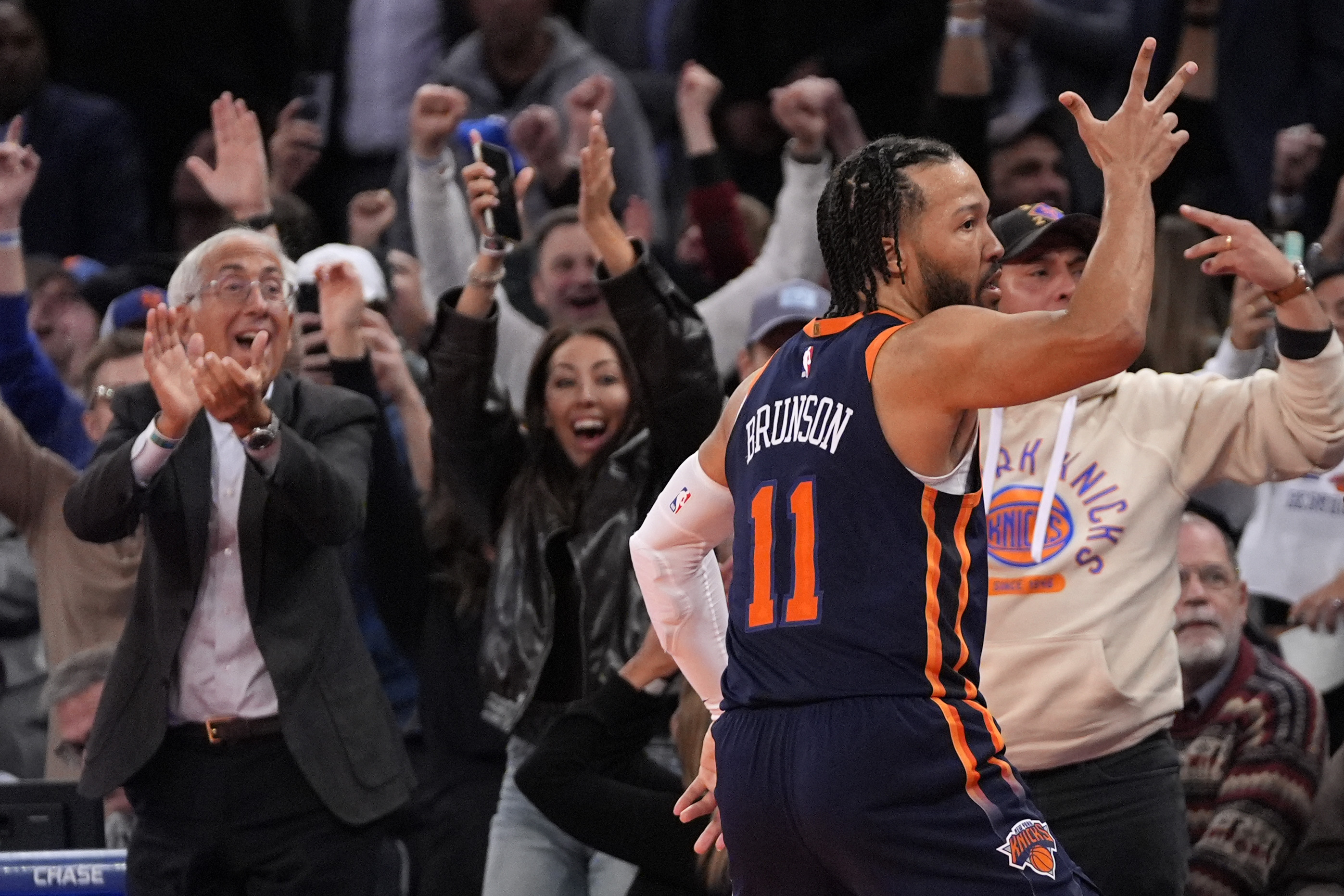 Brunson's 3-pointer with 6.2 seconds left gives Knicks 124-122 win over Nets in NBA Cup