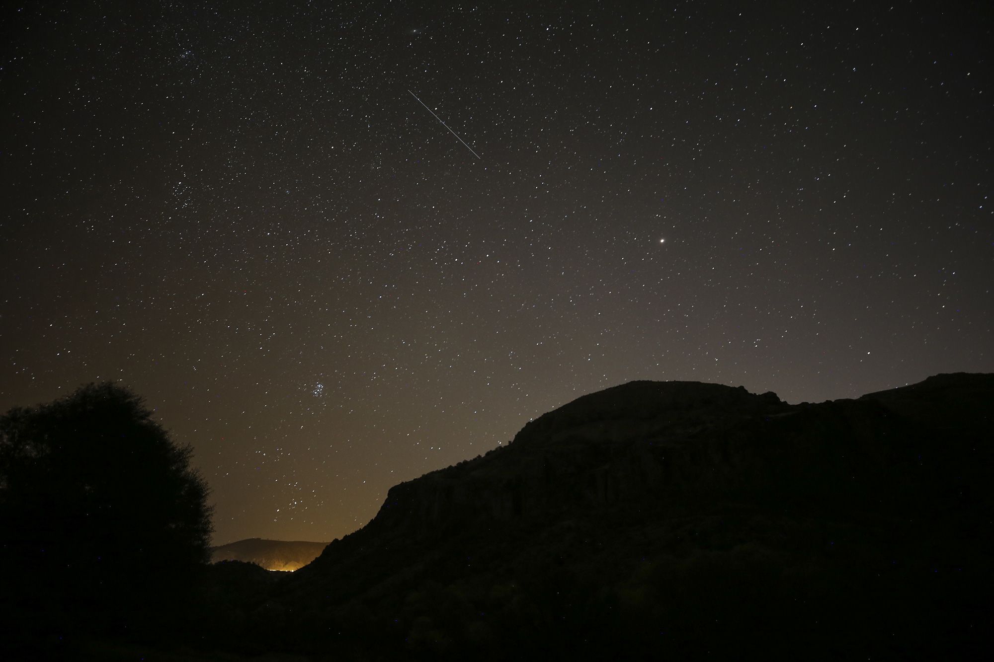 Glance up this weekend for a celestial double function