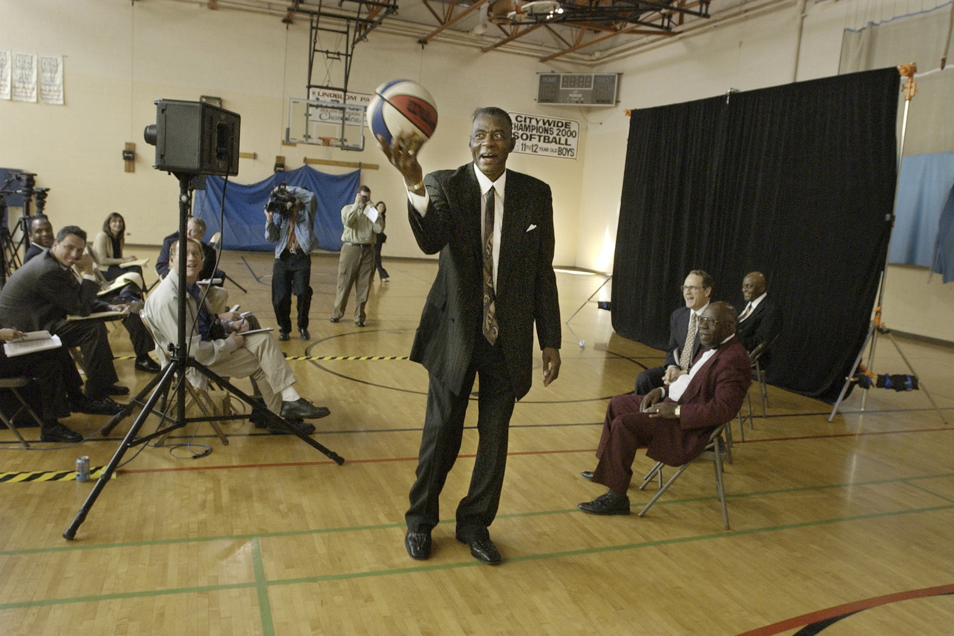 Doc Rivers gets emotional when talking about childhood hero Bob Love