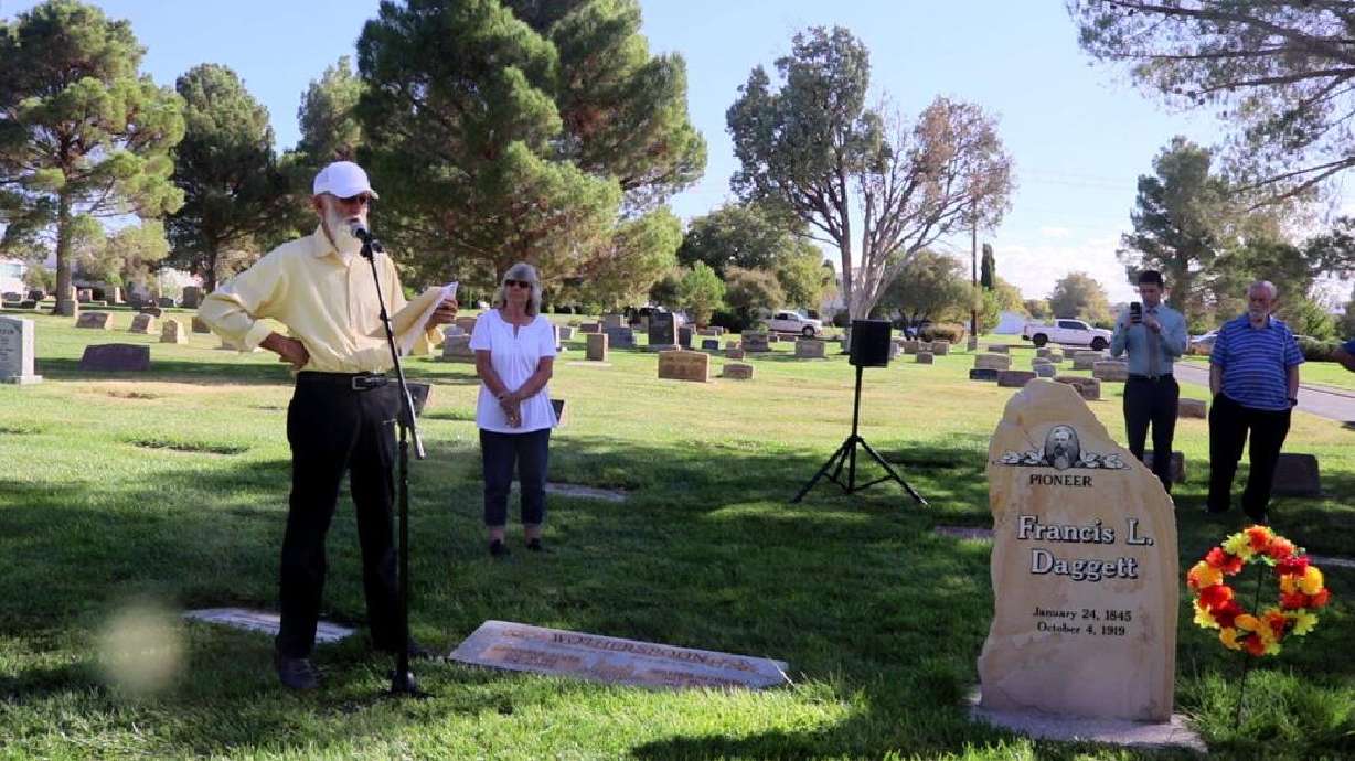Hal Hilburn speaks to a small crowd at the St. George Cemetery about how he and his wife Suezun learned abut Francis L. Daggett and ended up getting his grave a headstone, St. George, Oct. 17.
