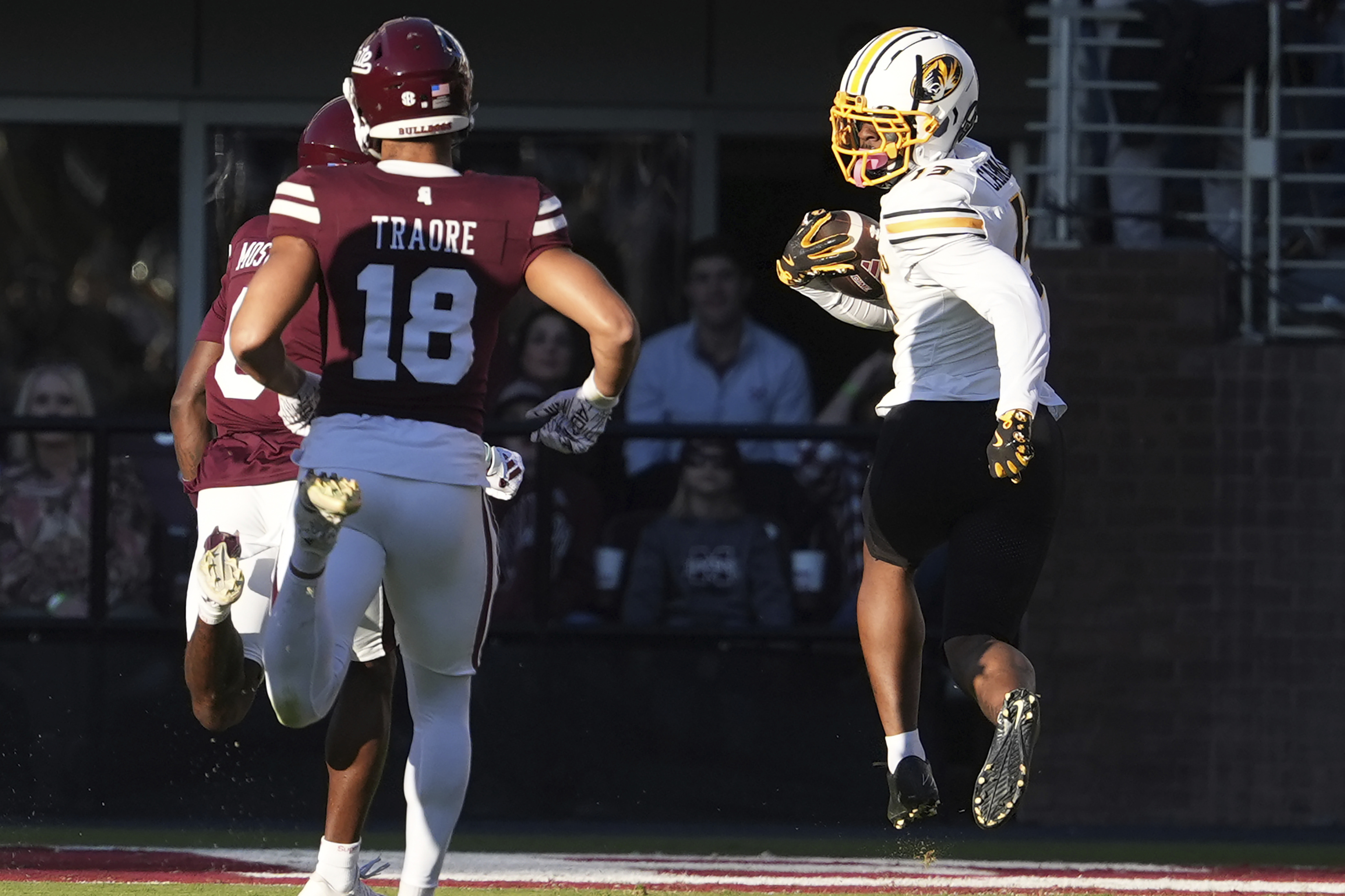 Carroll runs for 3 TDs, Missouri beats Mississippi State 39-20