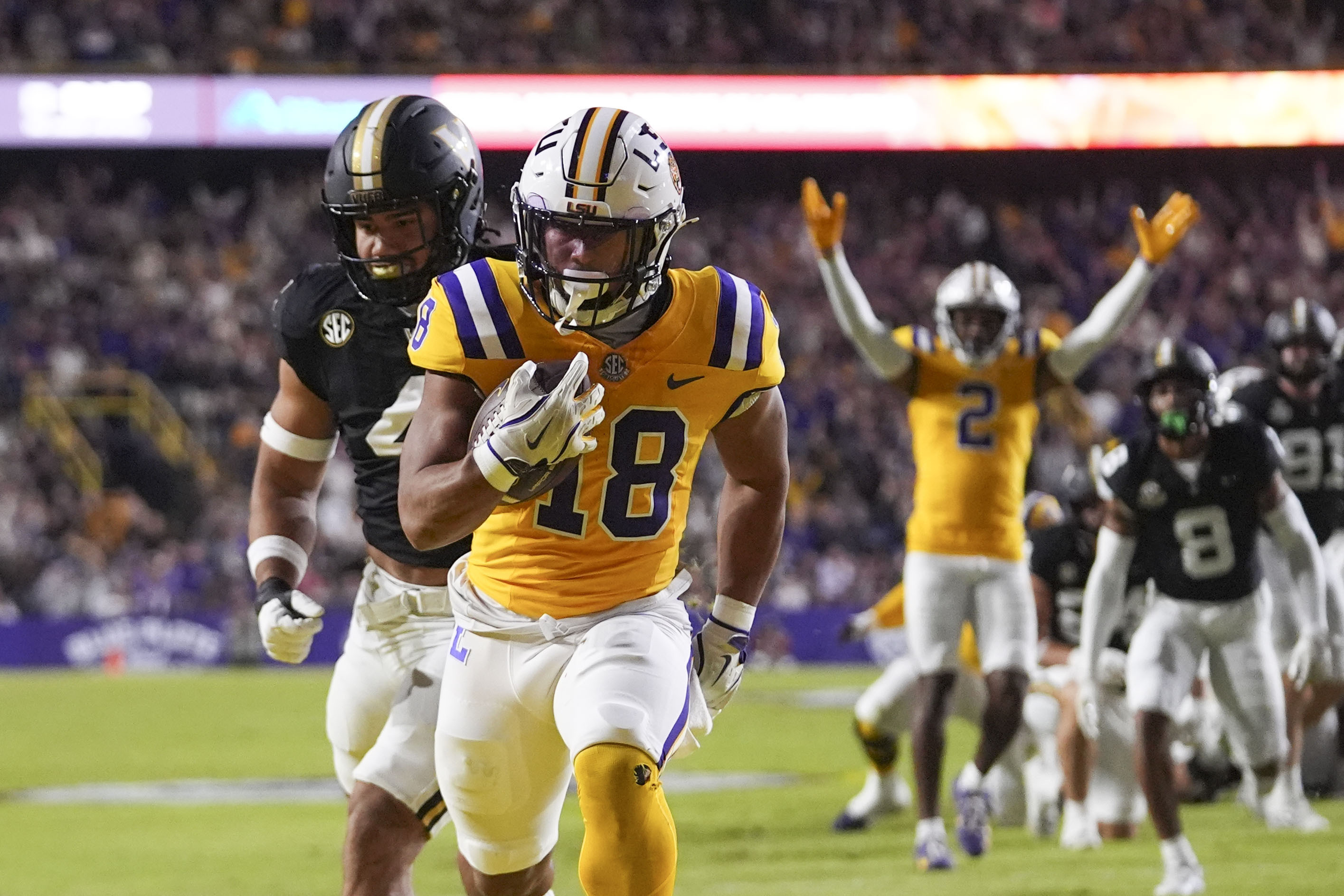 Josh Williams runs for 3 TDs, LSU beats Vanderbilt 24-17, snaps 3-game skid