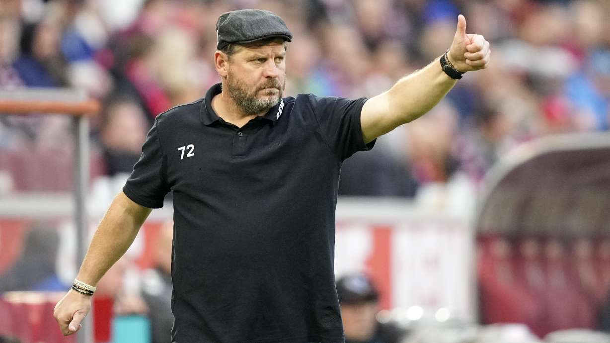 FILE - Cologne's head coach Steffen Baumgart reacts during the German Bundesliga soccer match between 1.FC Cologne and Borussia Moenchengladbach in Cologne, Germany, Sunday, Oct. 22, 2023.