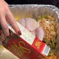 Have You Seen This? One-pan Thanksgiving meal goes viral, but not for the right reasons