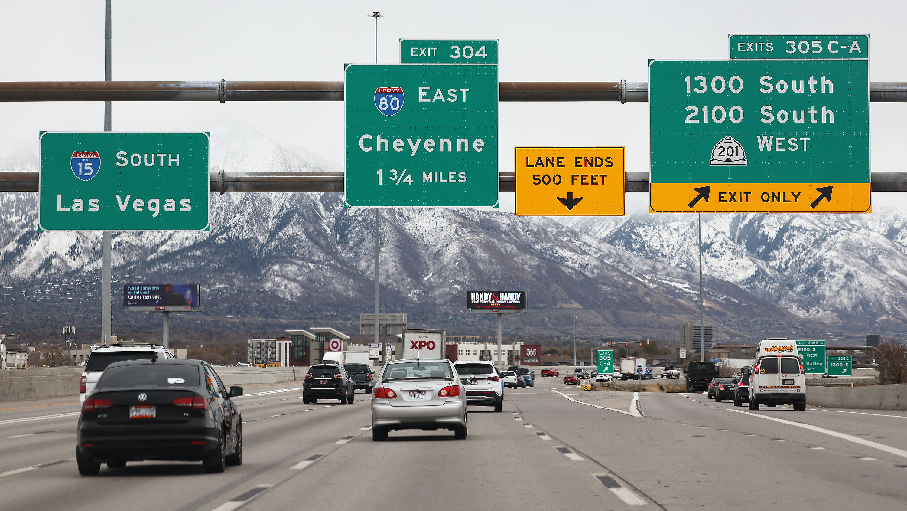 Utah's average gas price slips below national average as Thanksgiving travel picks up