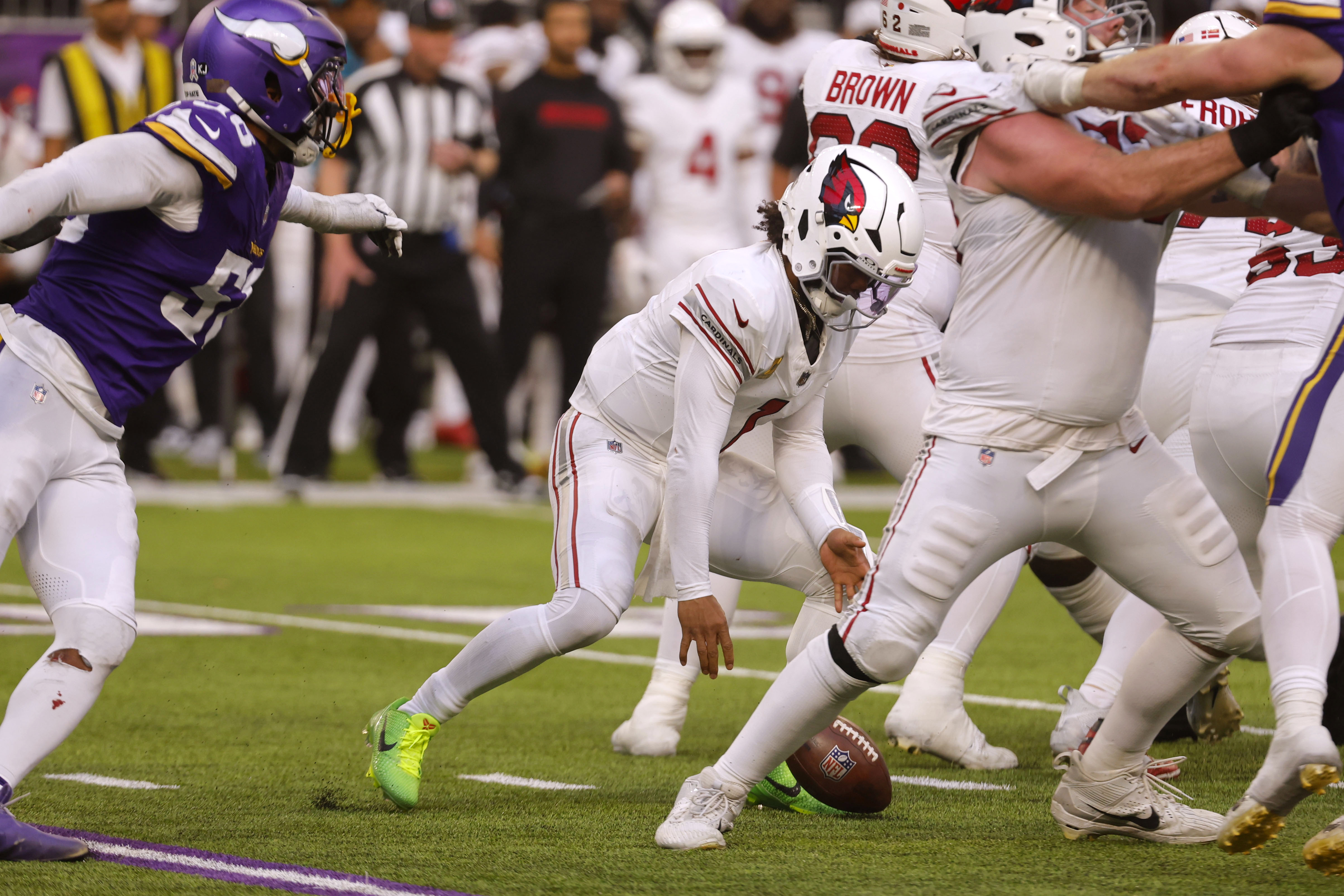 Kyler Murray's late mistakes contribute to Cardinals' blown lead in loss to Vikings