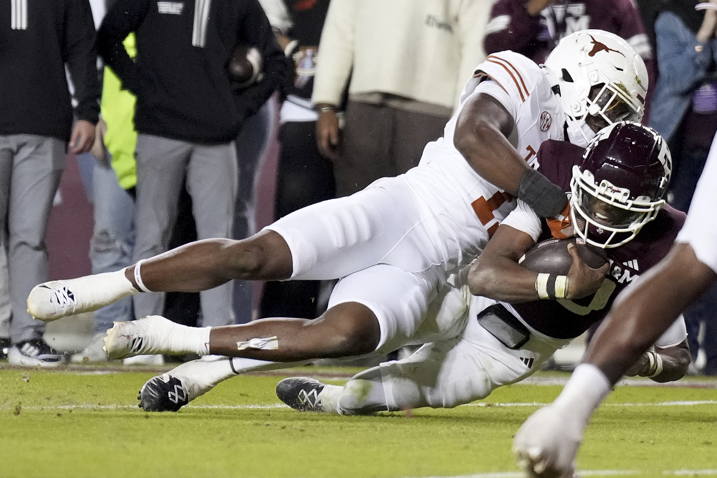 Josh Furlong AP Top 25: A shakeup in the top 10 after entertaining weekend