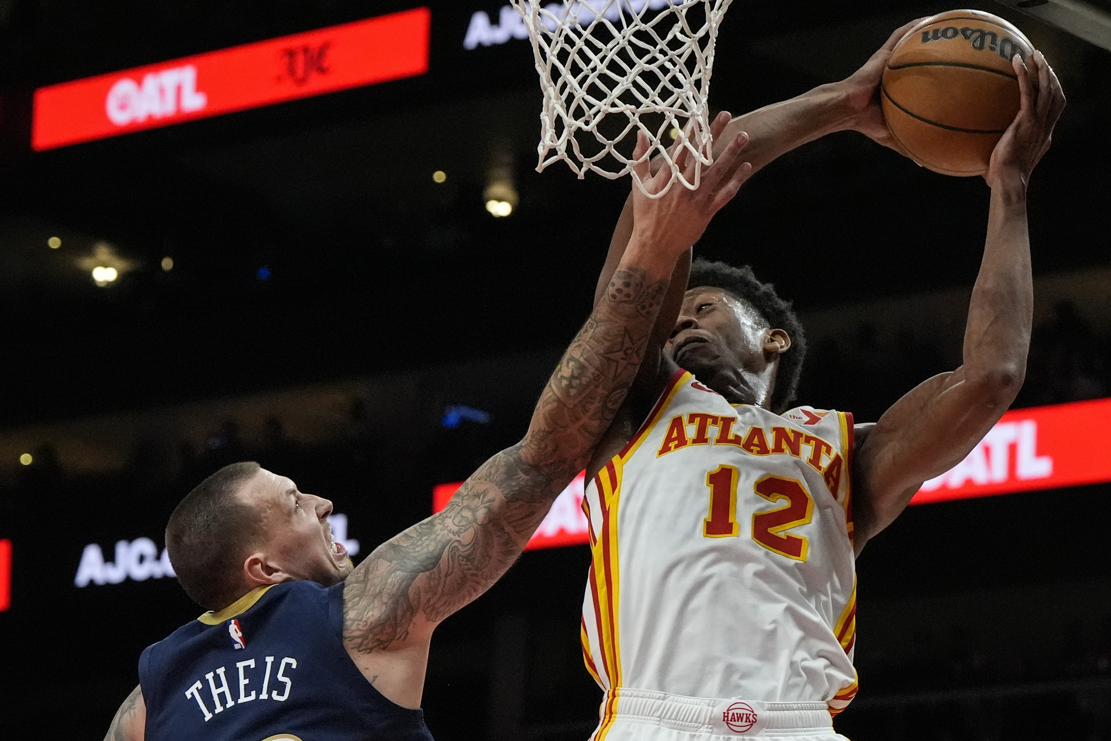 Hawks beat skidding Pelicans 124-112 to extend win streak to 4 games