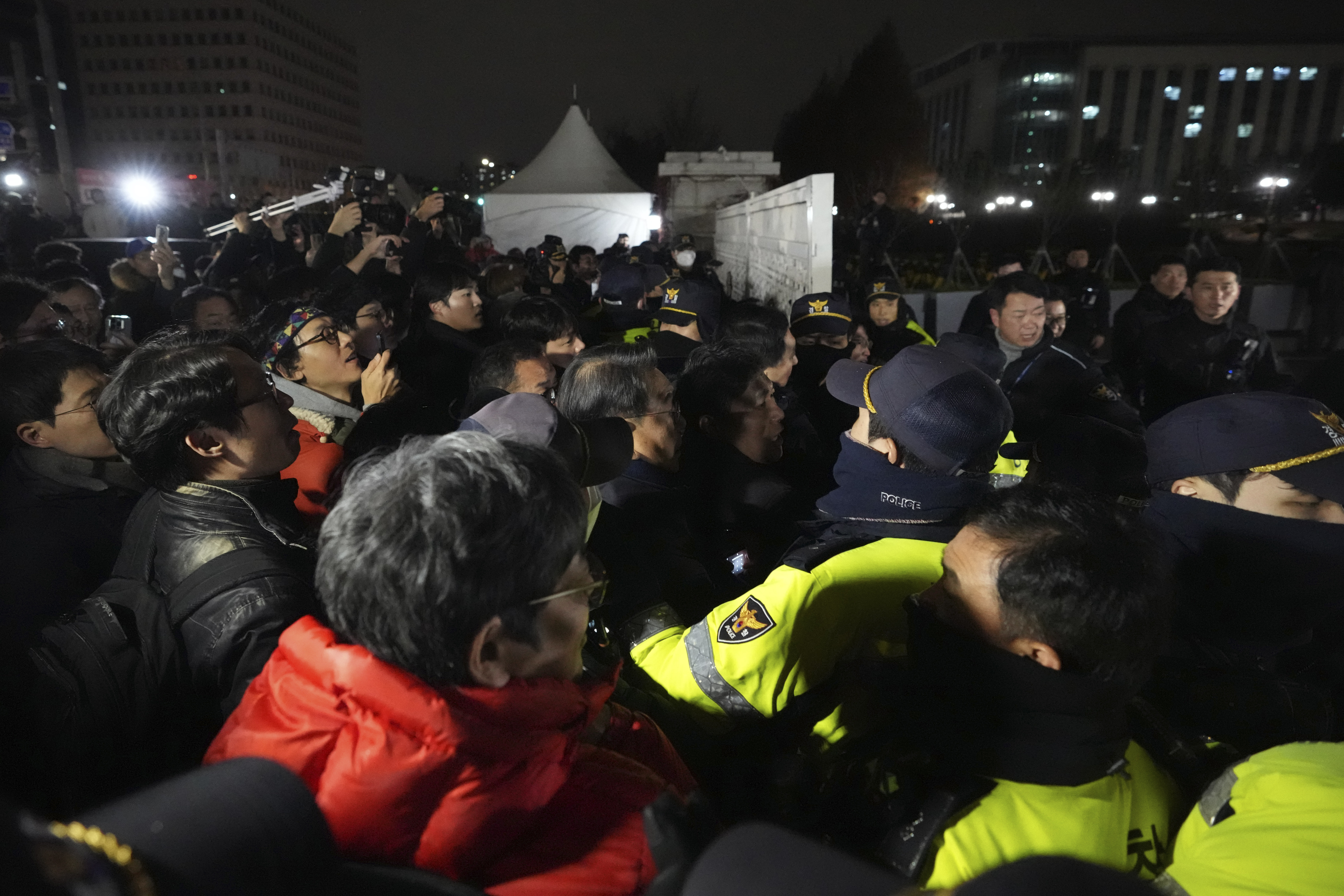South Korea lifts president's martial law decree after lawmakers vote against it
