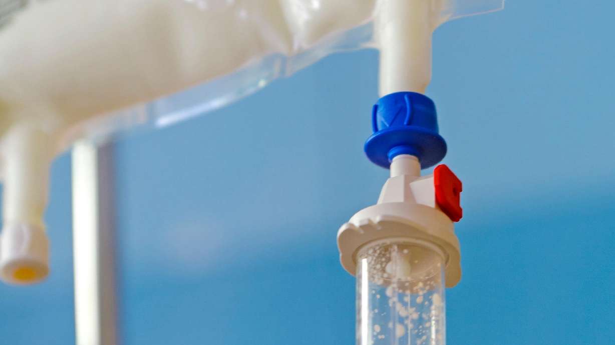 Authorities in Mexico say a total of 17 children have died in central Mexico from suspected contamination of IV feeding bags.