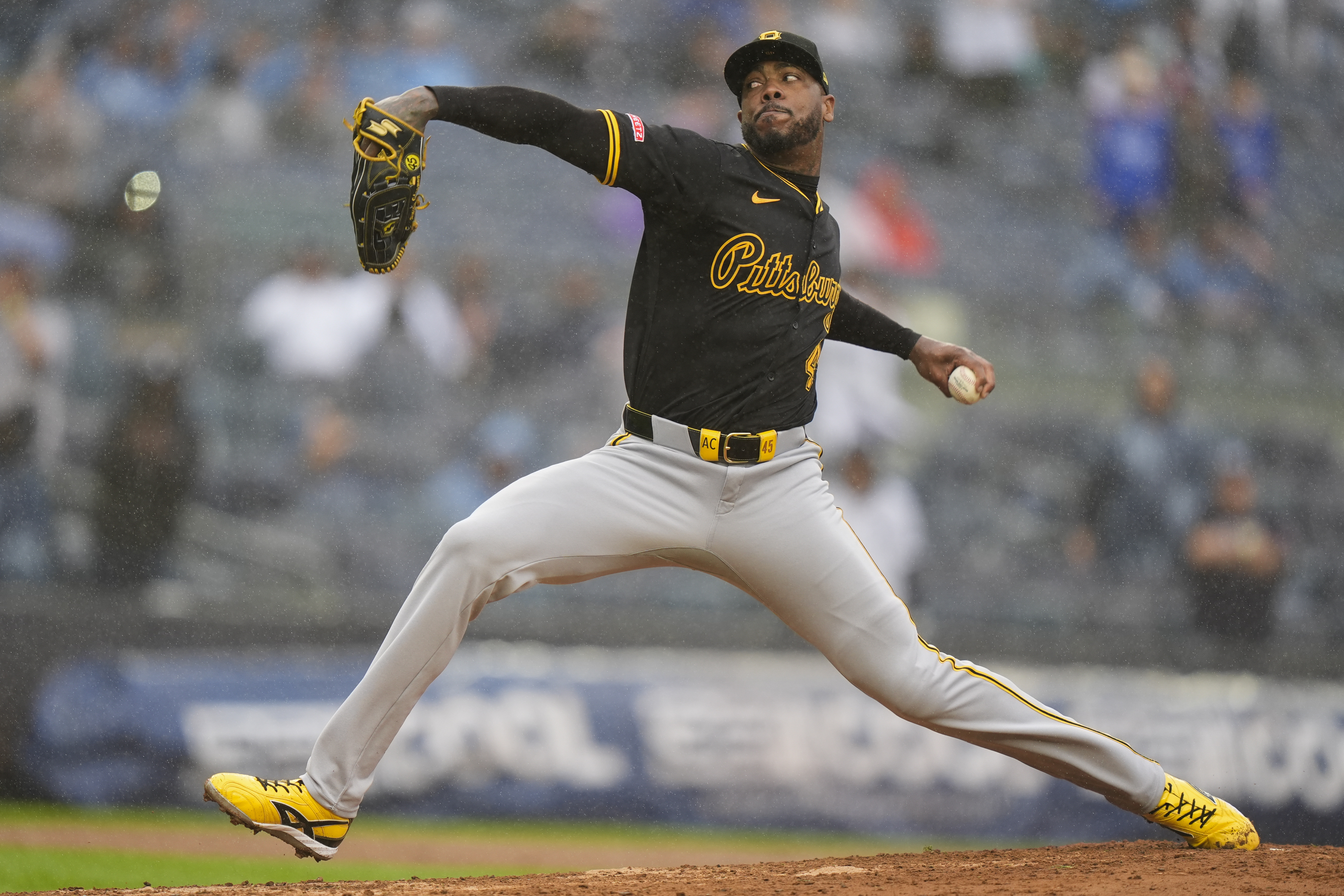 Red Sox and Aroldis Chapman finalize $10.75 million, one-year contract