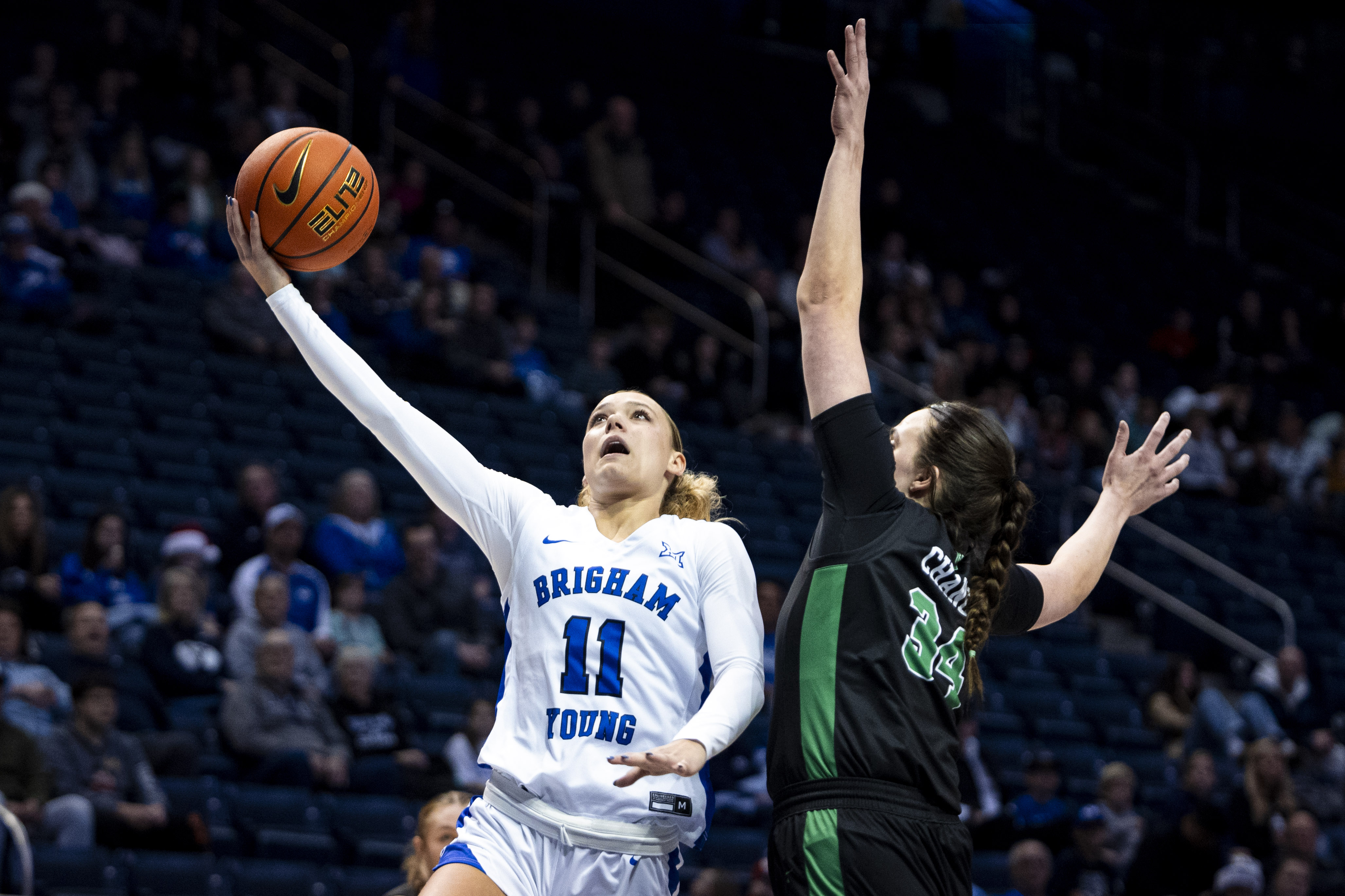 Lee Cummard's 1st season as head coach marked by continuity, chemistry