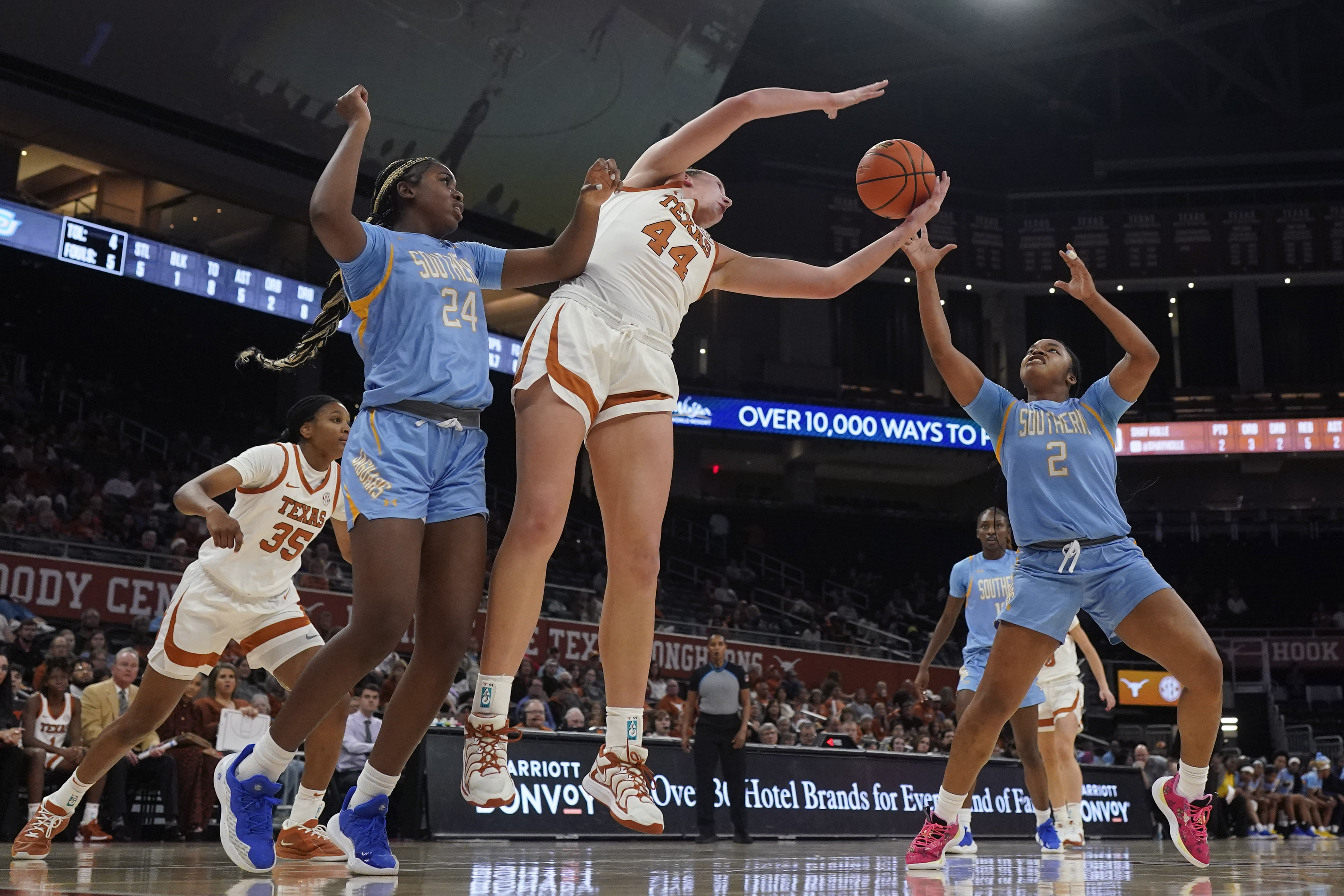 Taylor Jones scores 19 to lead No. 6 Texas to a 97-39 win over Southern