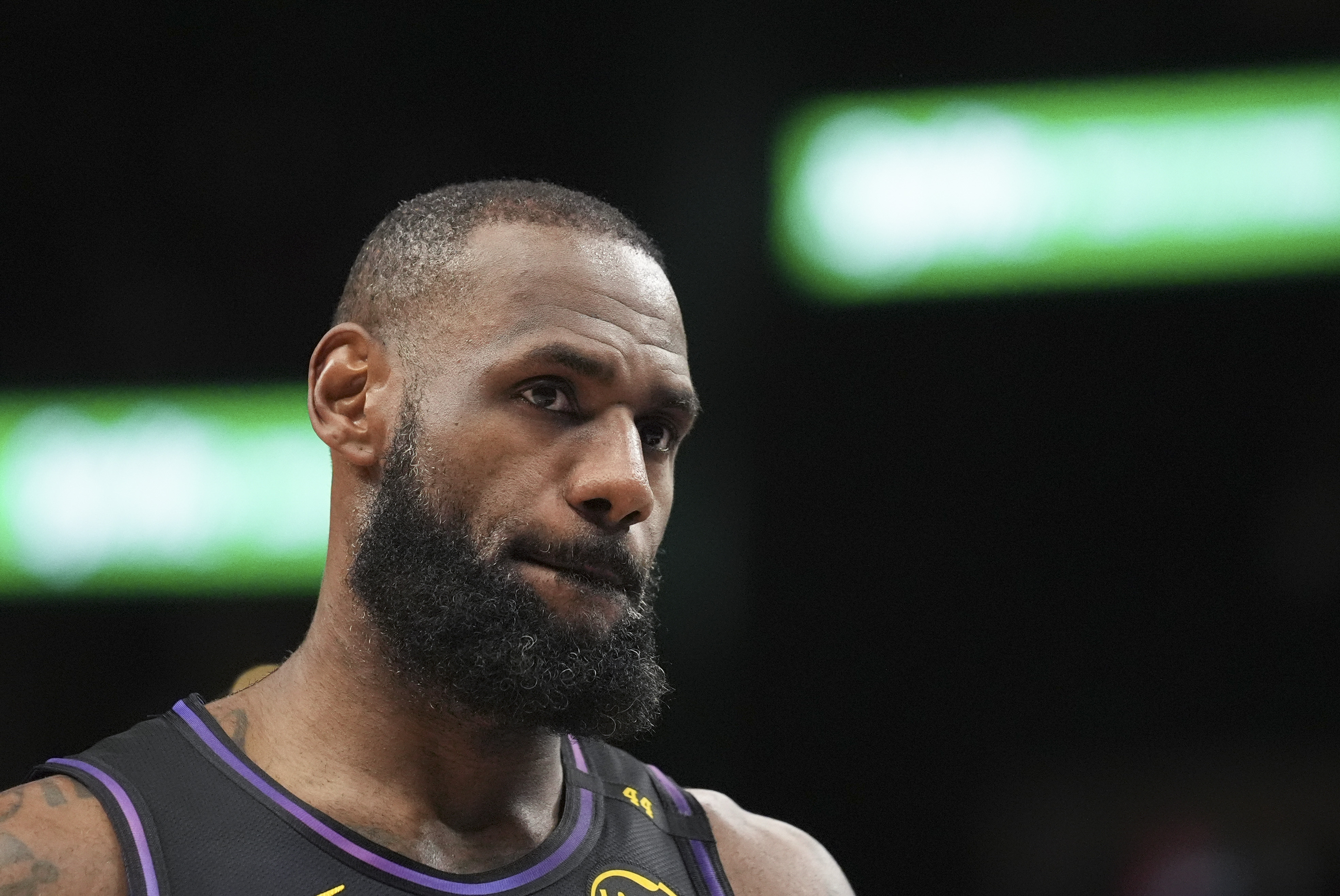 LeBron James ruled out of Lakers' game at Minnesota on Friday with foot soreness