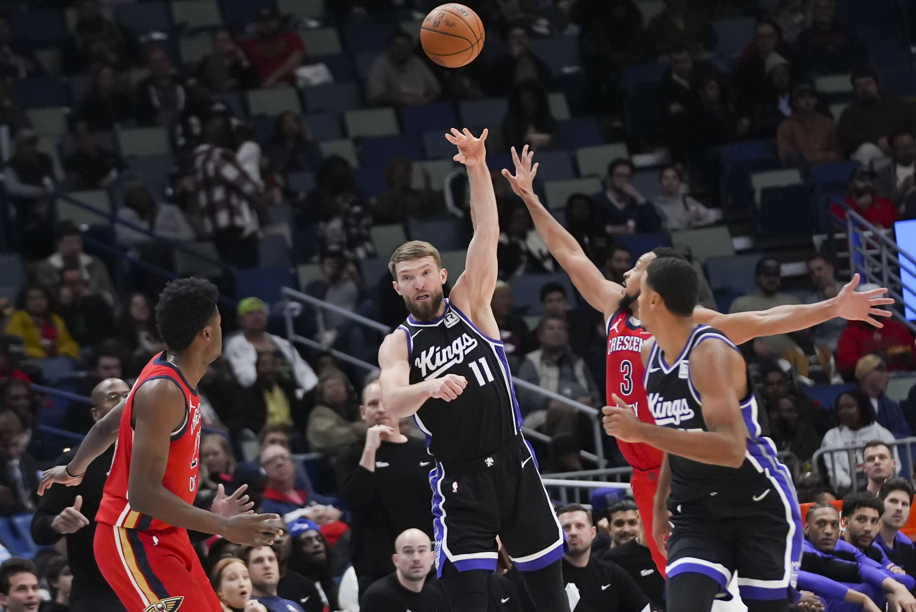 Sabonis has season-high 32 points and 20 rebounds to lead Kings to a 111-109 win over Pelicans