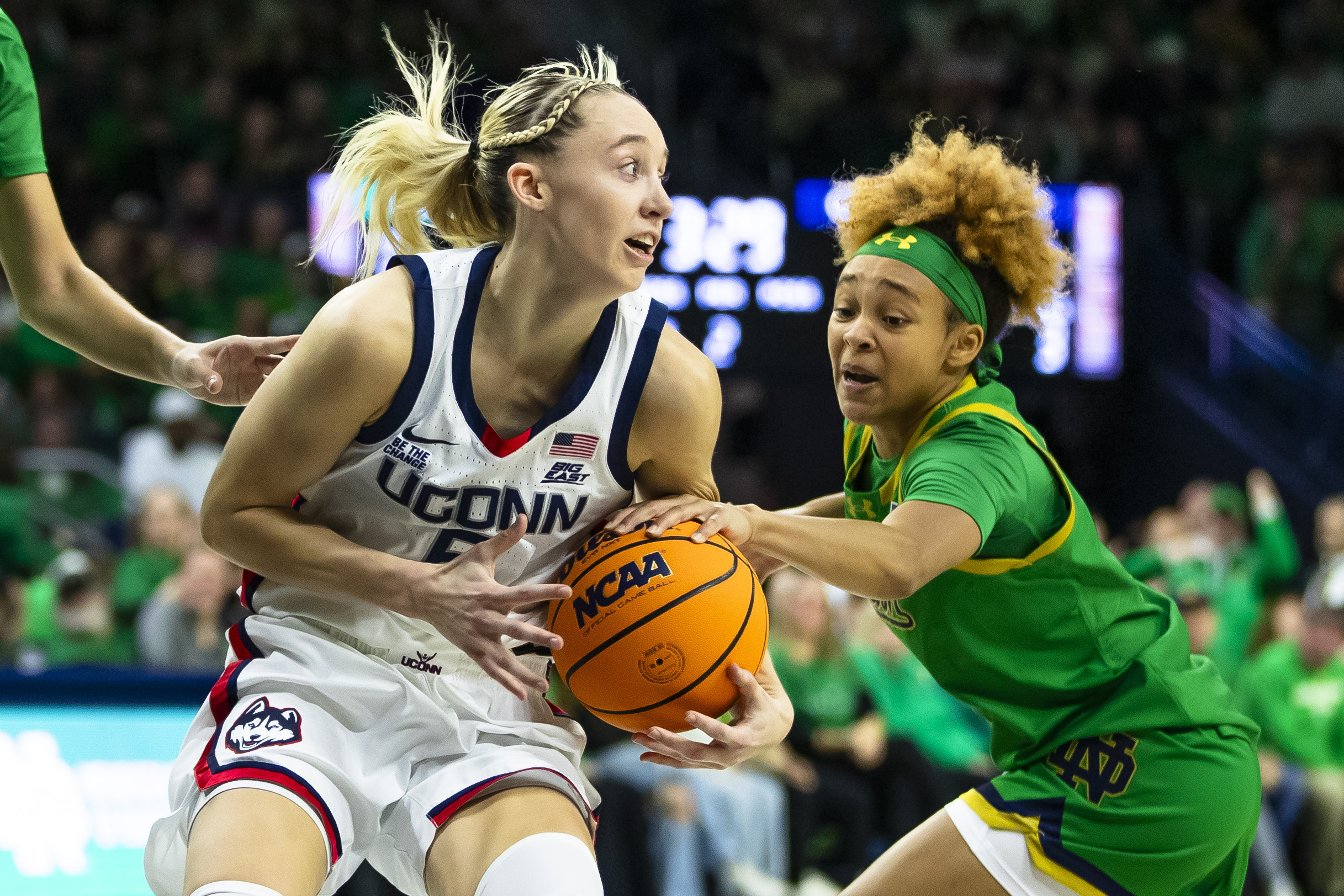 Hidalgo helps No. 8 Notre Dame hold off Bueckers, No. 2 UConn in matchup of All-American guards